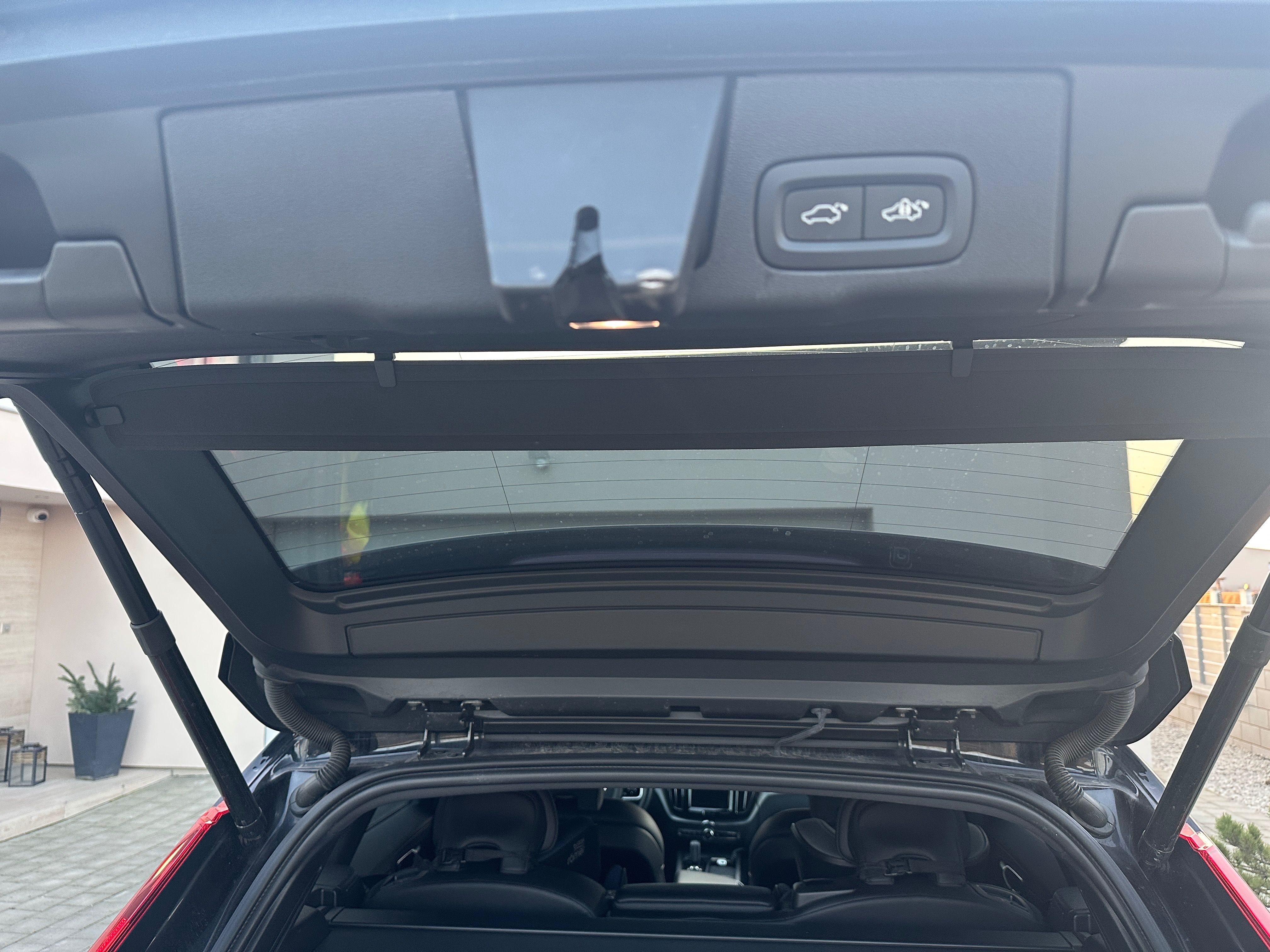 Volvo XC60, B5 AWD,Matrix,Tažné,21”,Kamera - fotka 6