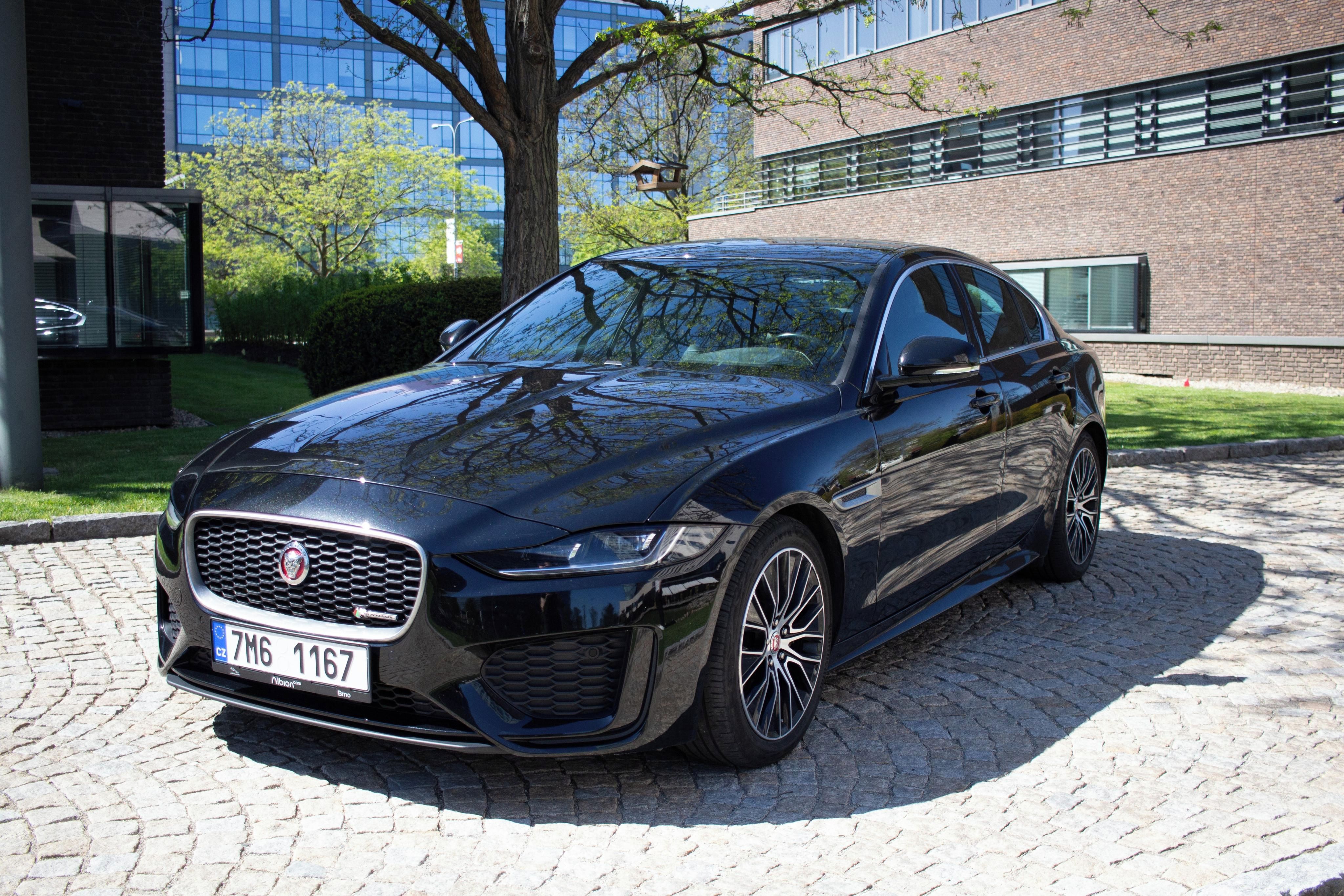 Jaguar XE, D180 R-Dynamic S s DPH