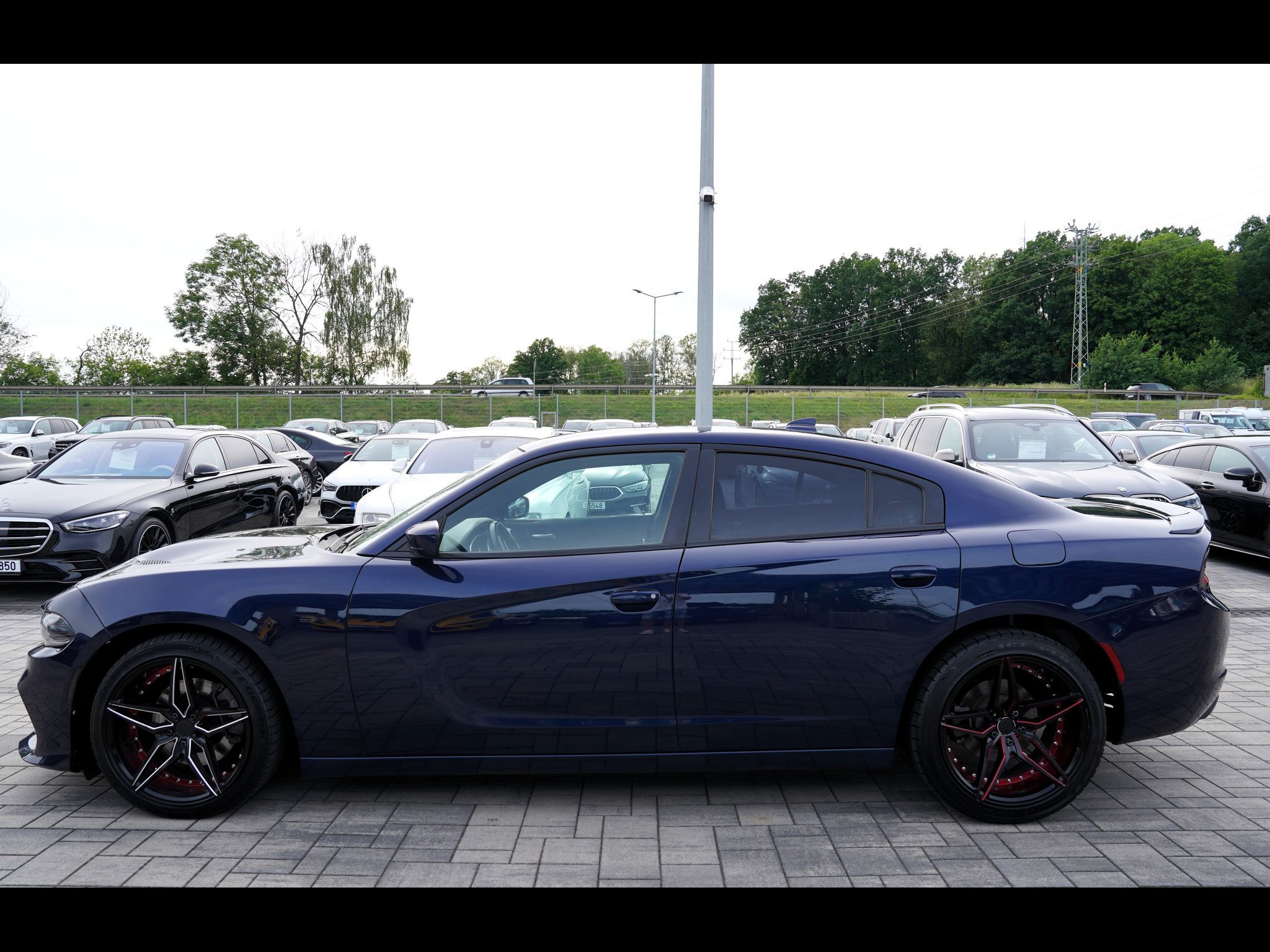 Dodge Charger, 5.7 V8 Hemi/kůže/AT/375 PS - fotka 3