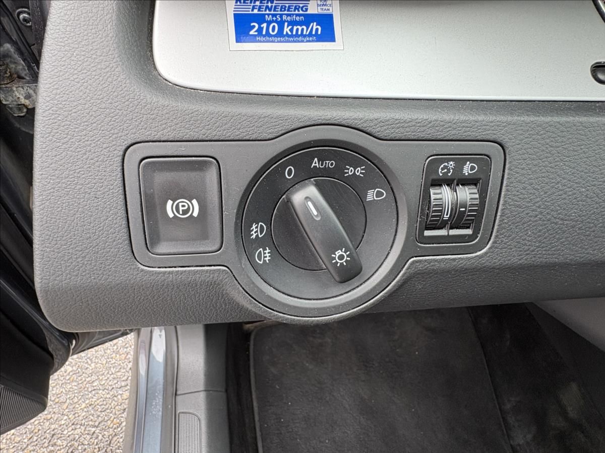 Volkswagen Passat, 1,4 TSi 90kW DSG,Výhřev,Tažné - fotka 6