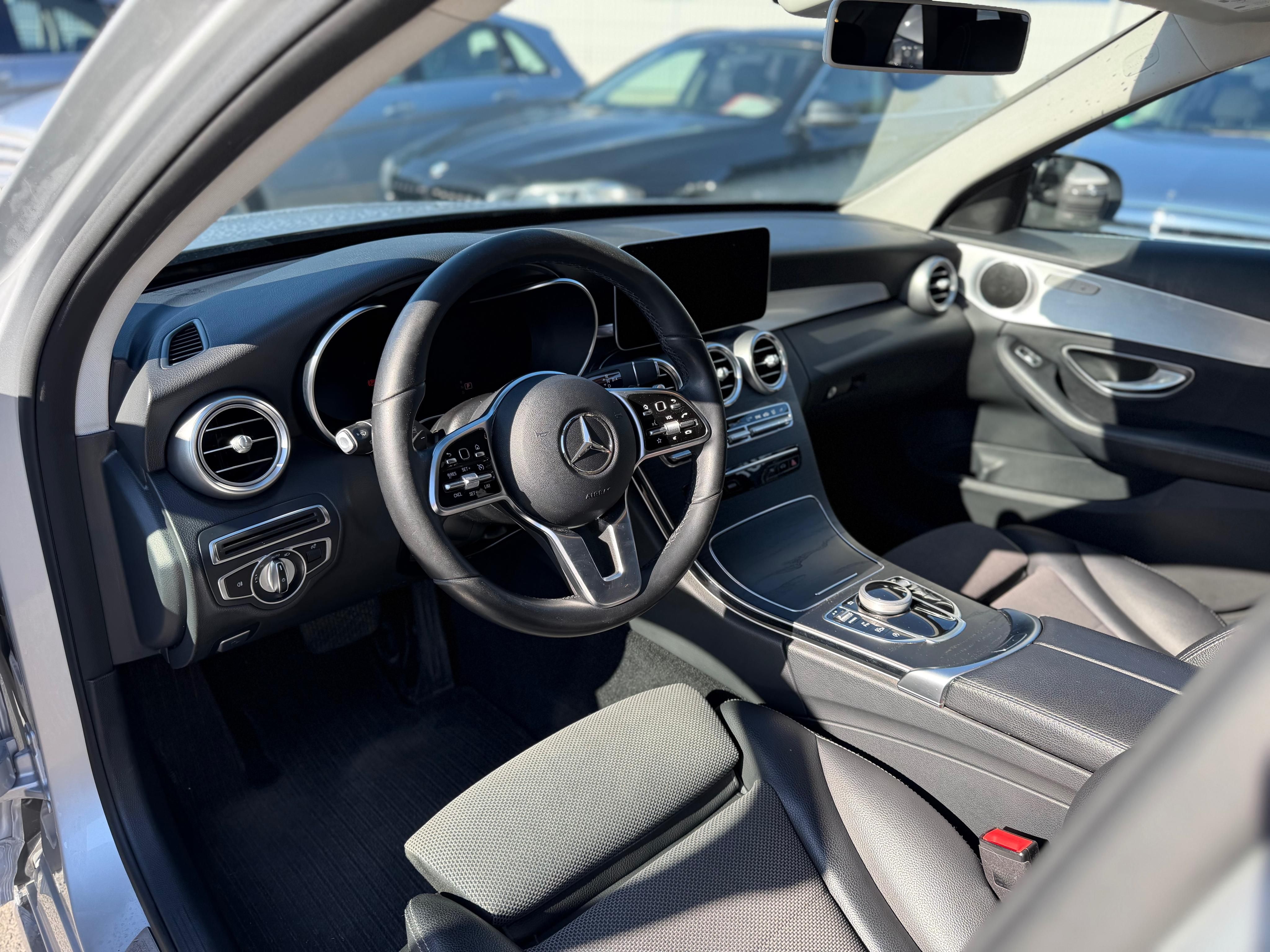 Mercedes-Benz Třídy C, C220d, tažné - fotka 4