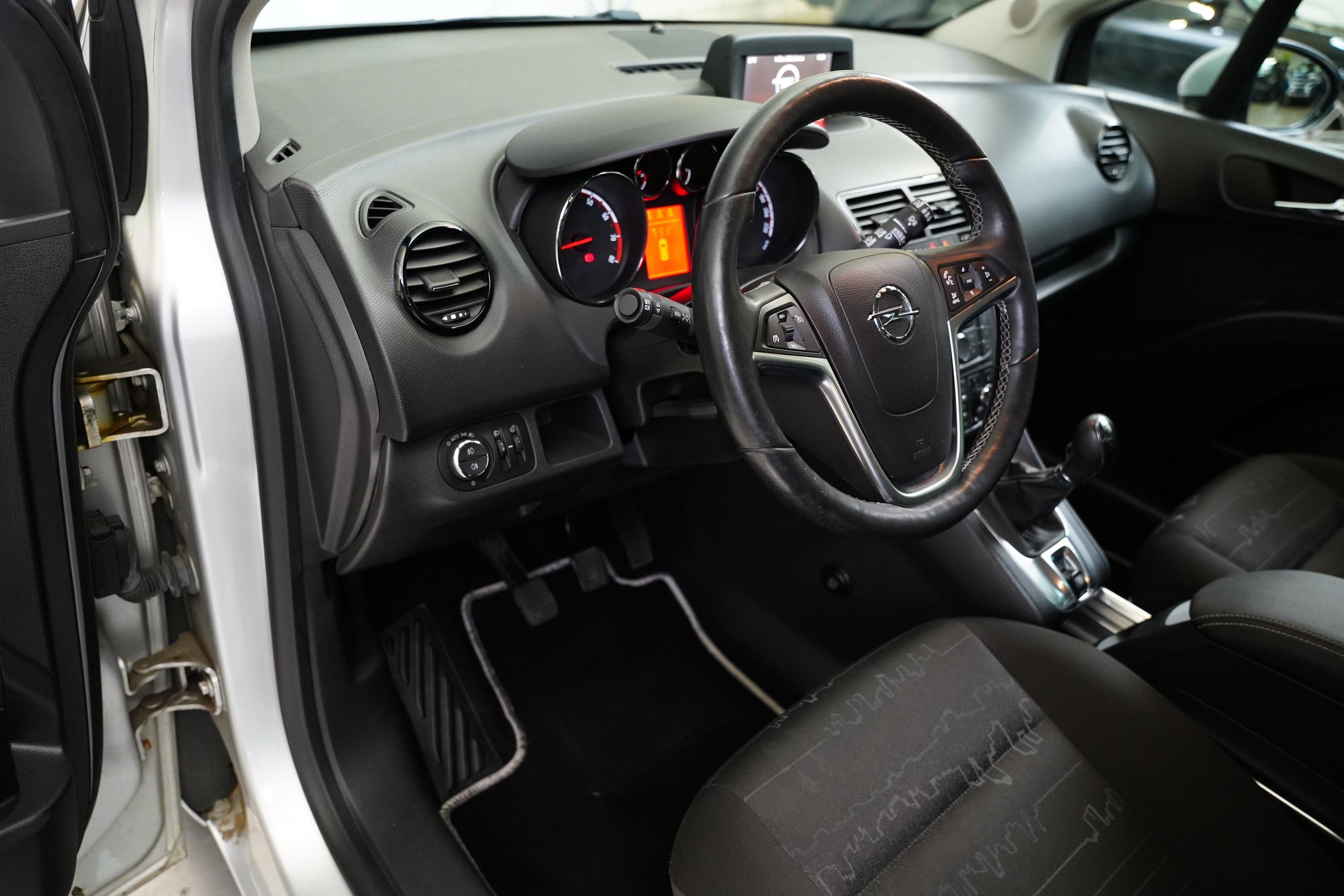Opel Meriva, 1.4 i 88 kW - fotka 5