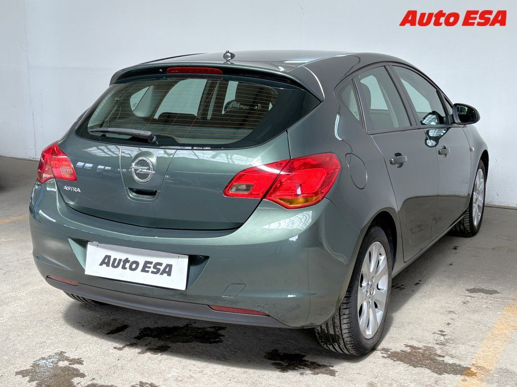 Opel Astra, 1.6i 16V - fotka 4