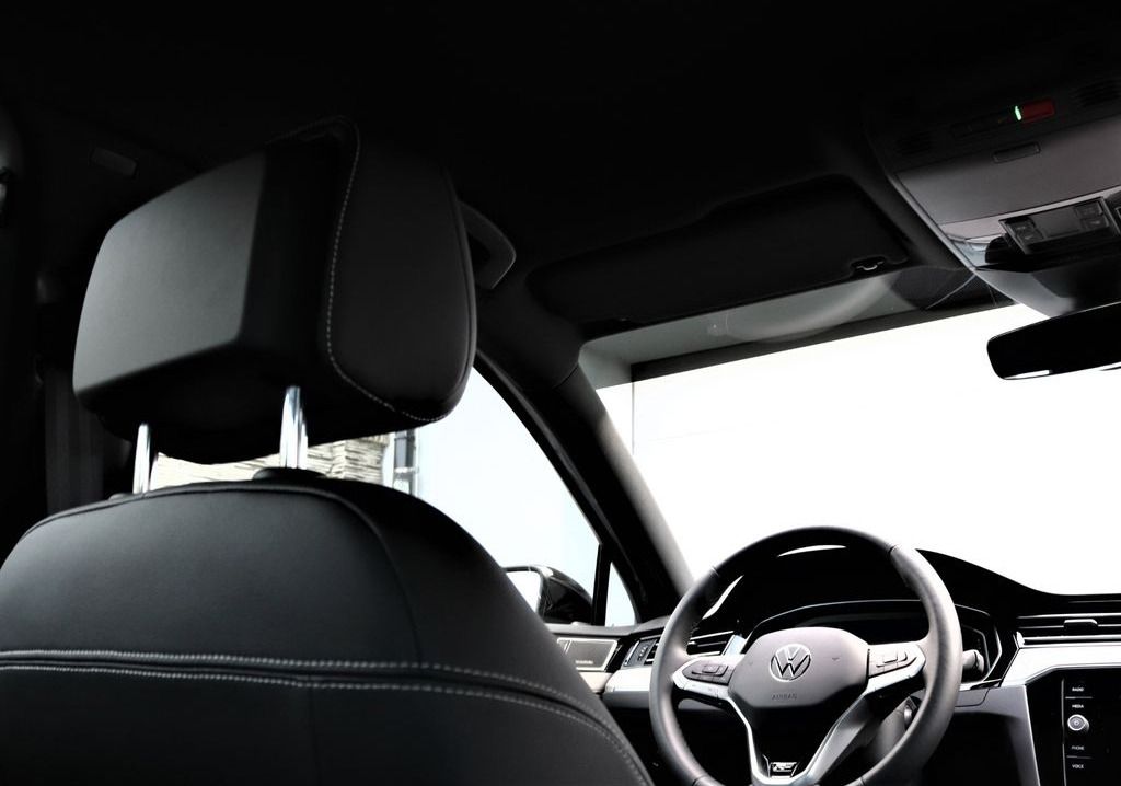 Volkswagen Passat, 2.0 TSI Elegance R Line DSG - fotka 5