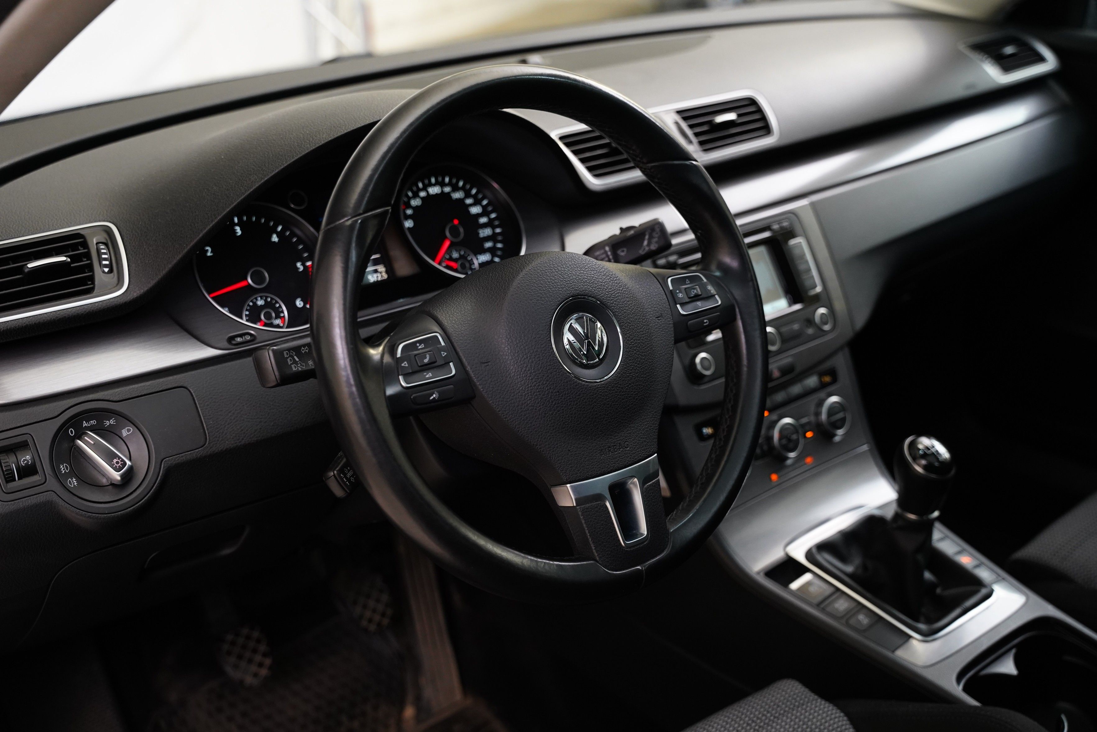 Volkswagen Passat, 1.6 TDI 77 kW Comfortline - fotka 5