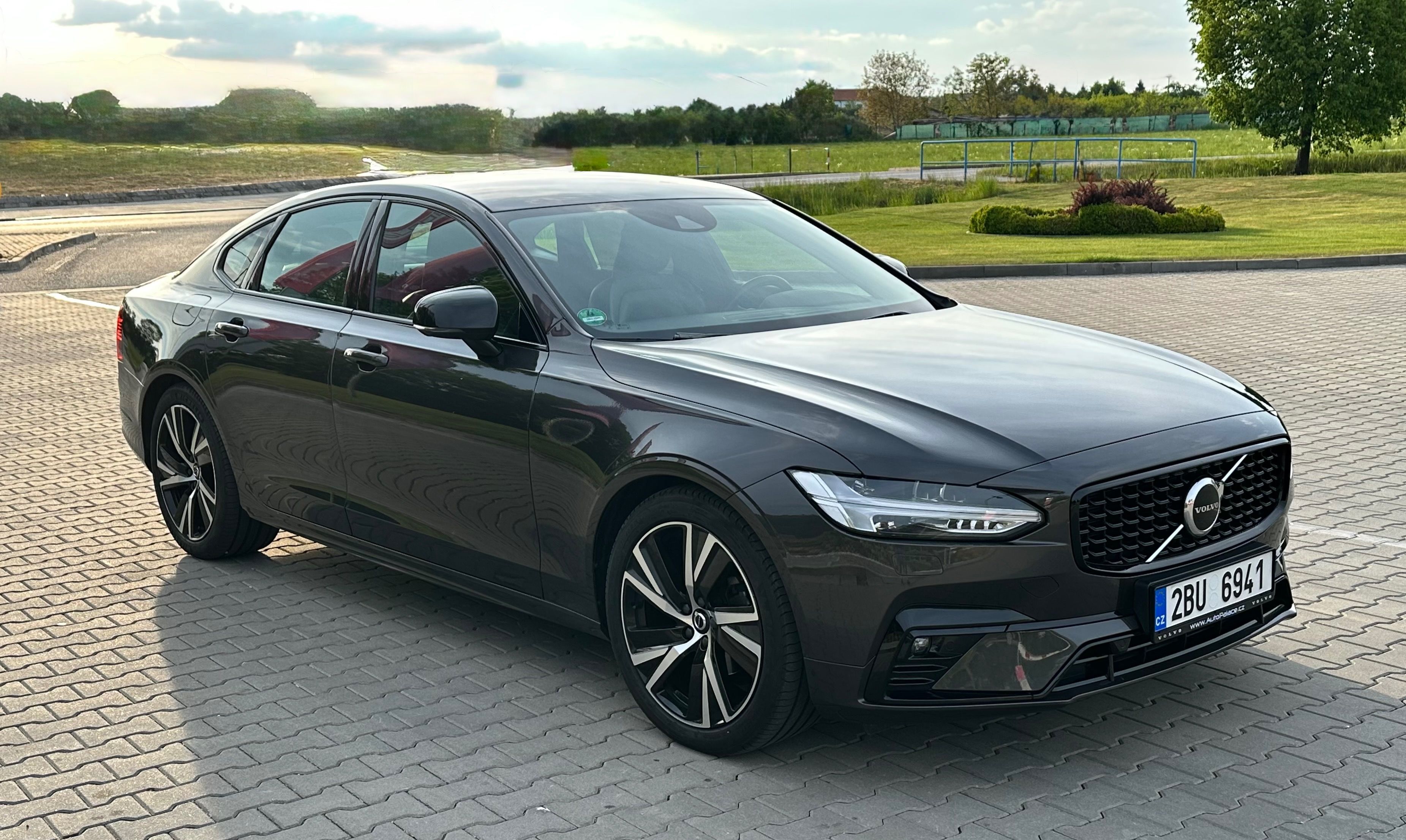 Volvo S90, R-Design, 40tkm, DPH, Webasto