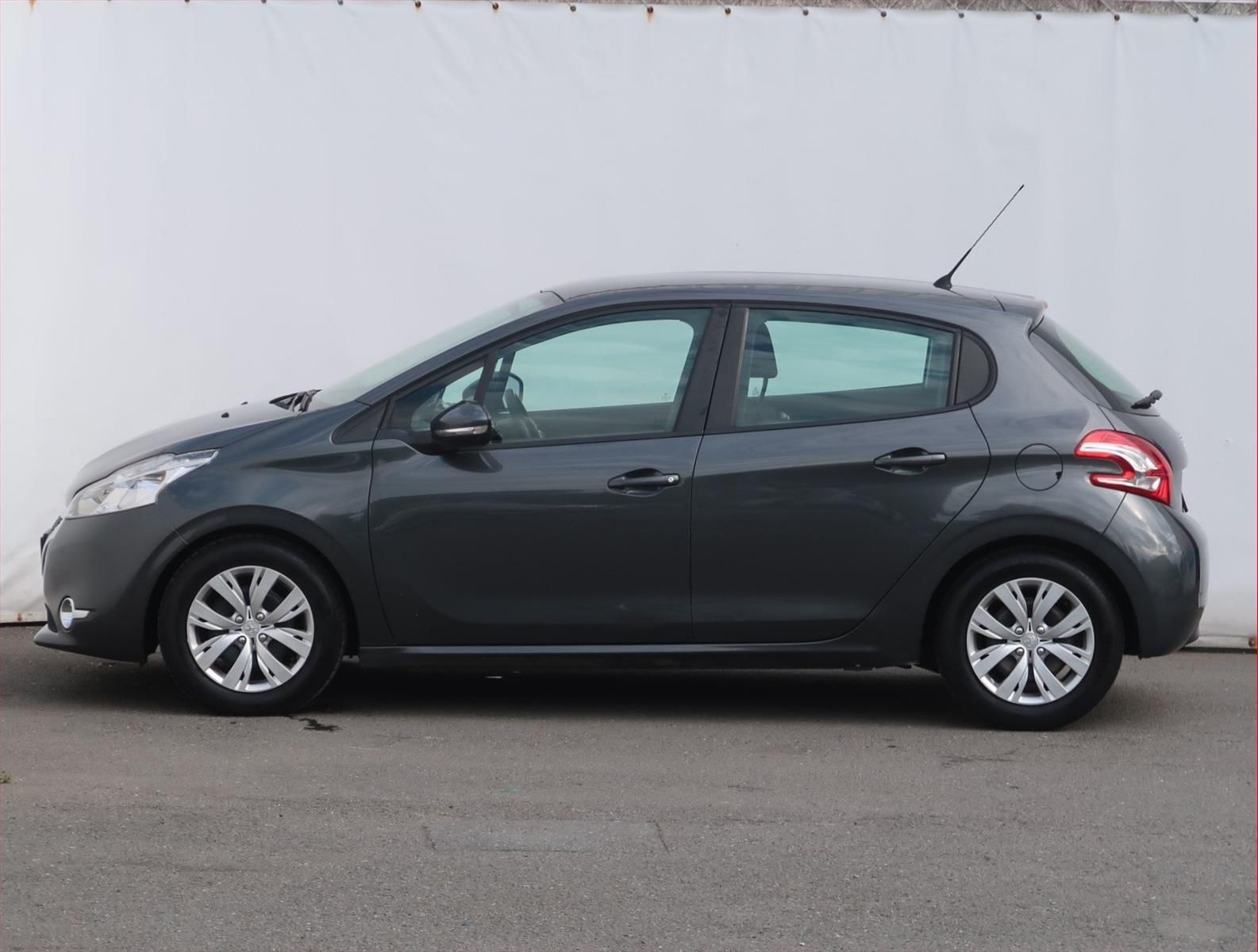 Peugeot 208, 1.4 VTi, servisované, Klima - fotka 3