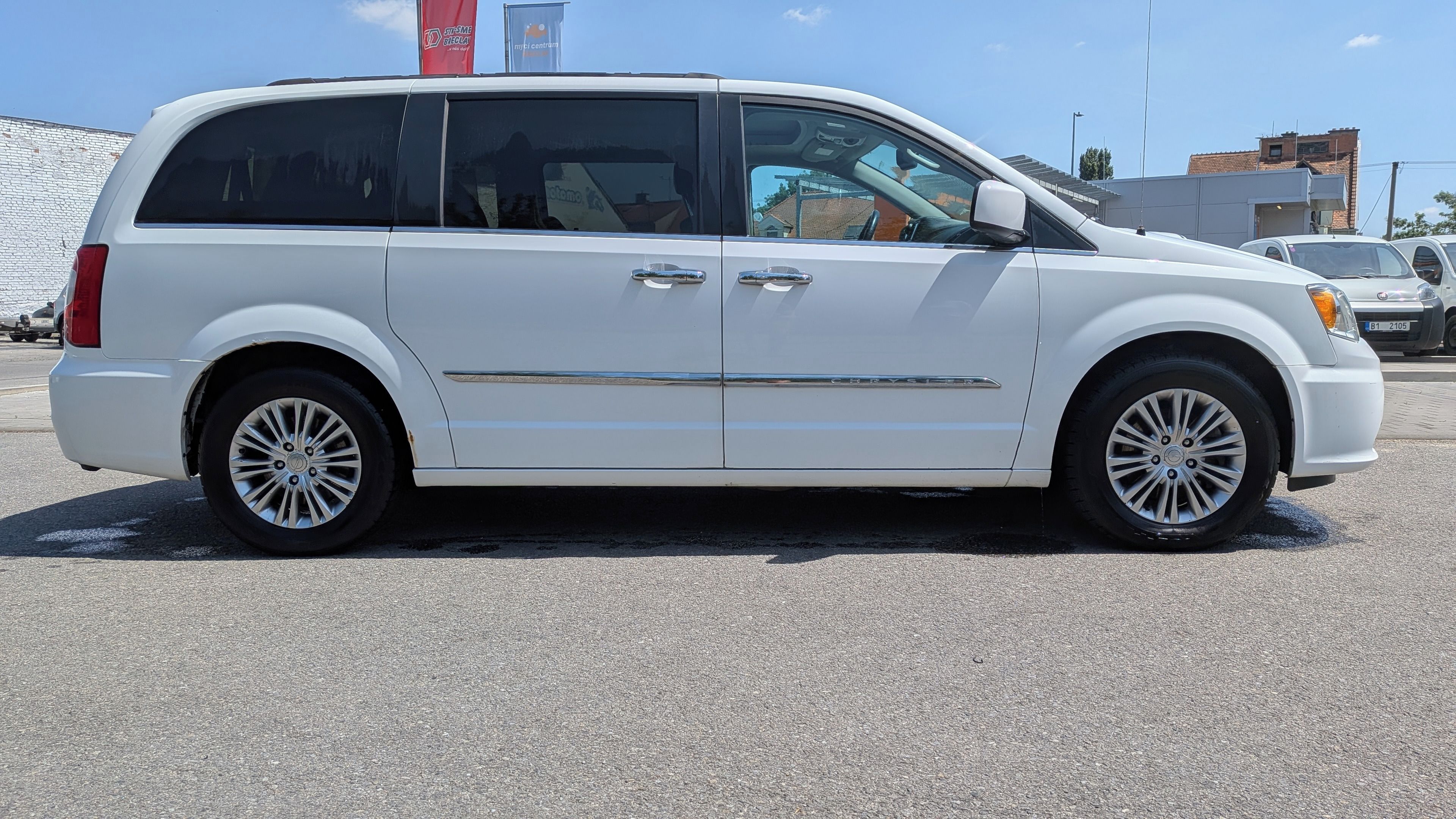 Chrysler Town & Country - fotka 4