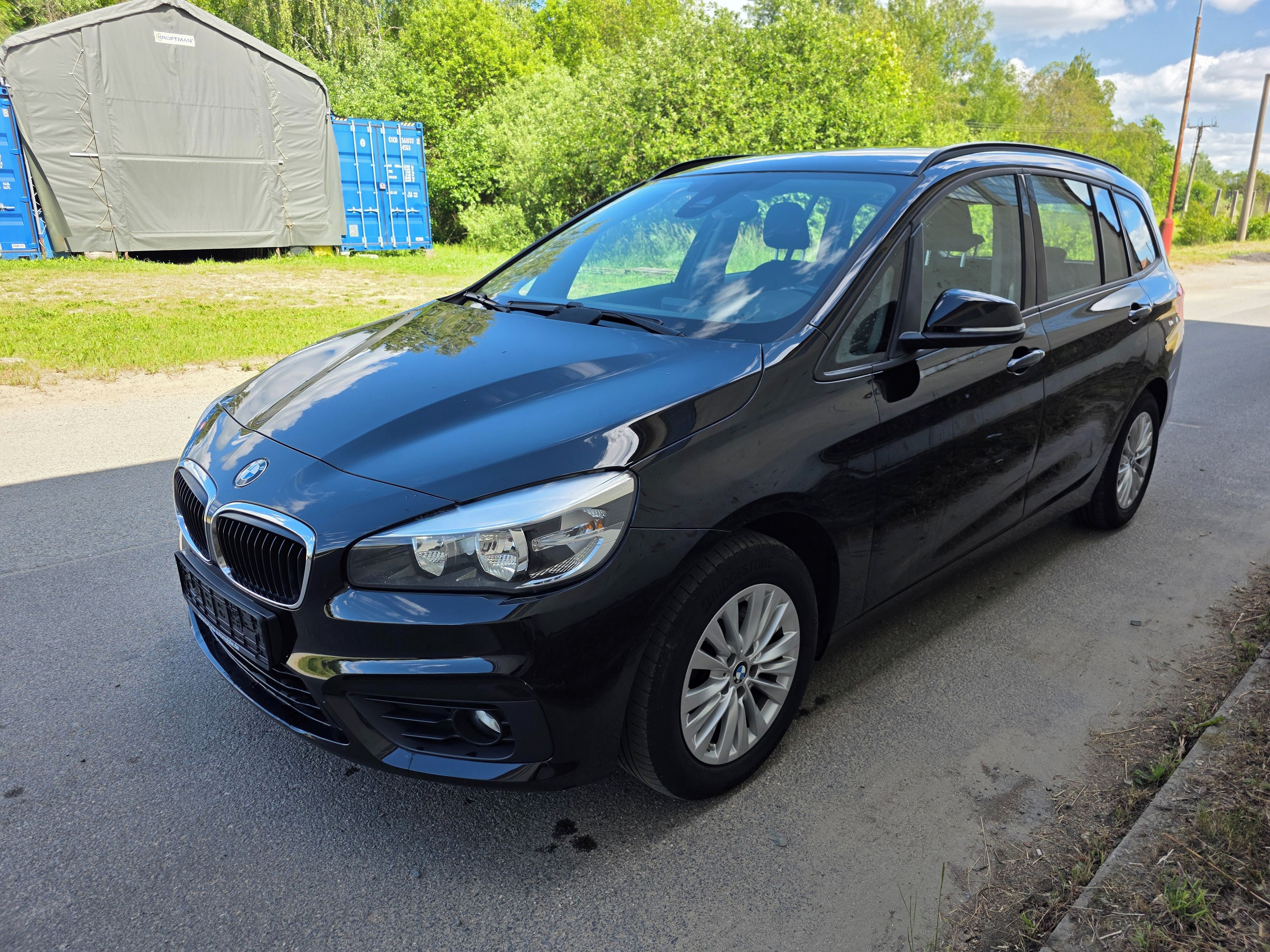 BMW Řada 2, 218i Gran Tourer - fotka 3