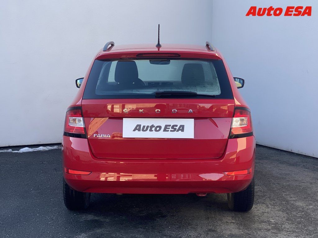 Škoda Fabia, 1.0 TSi,2.maj,ČR,Ambition - fotka 5