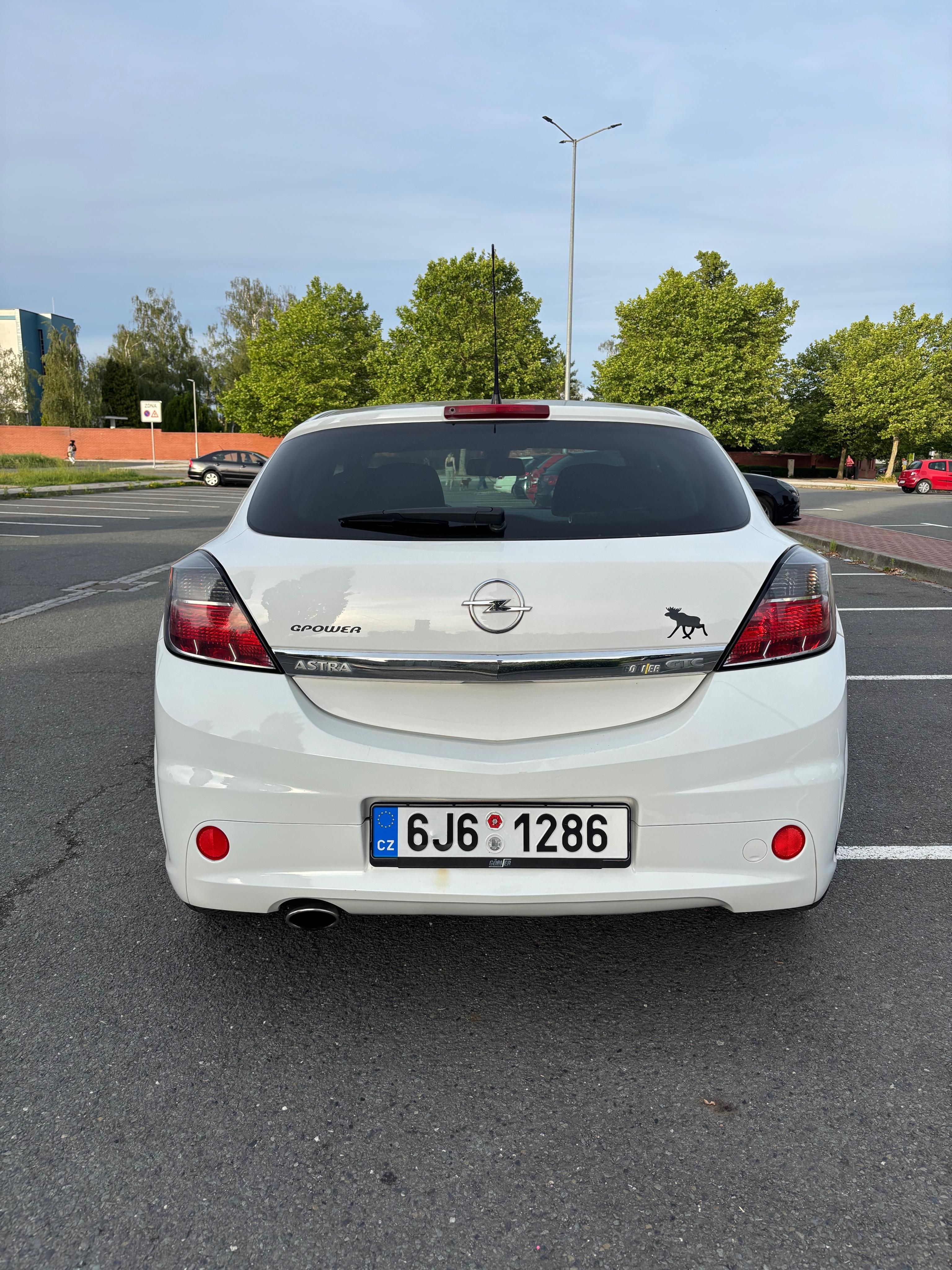 Opel Astra, GTC 1.6 - fotka 5