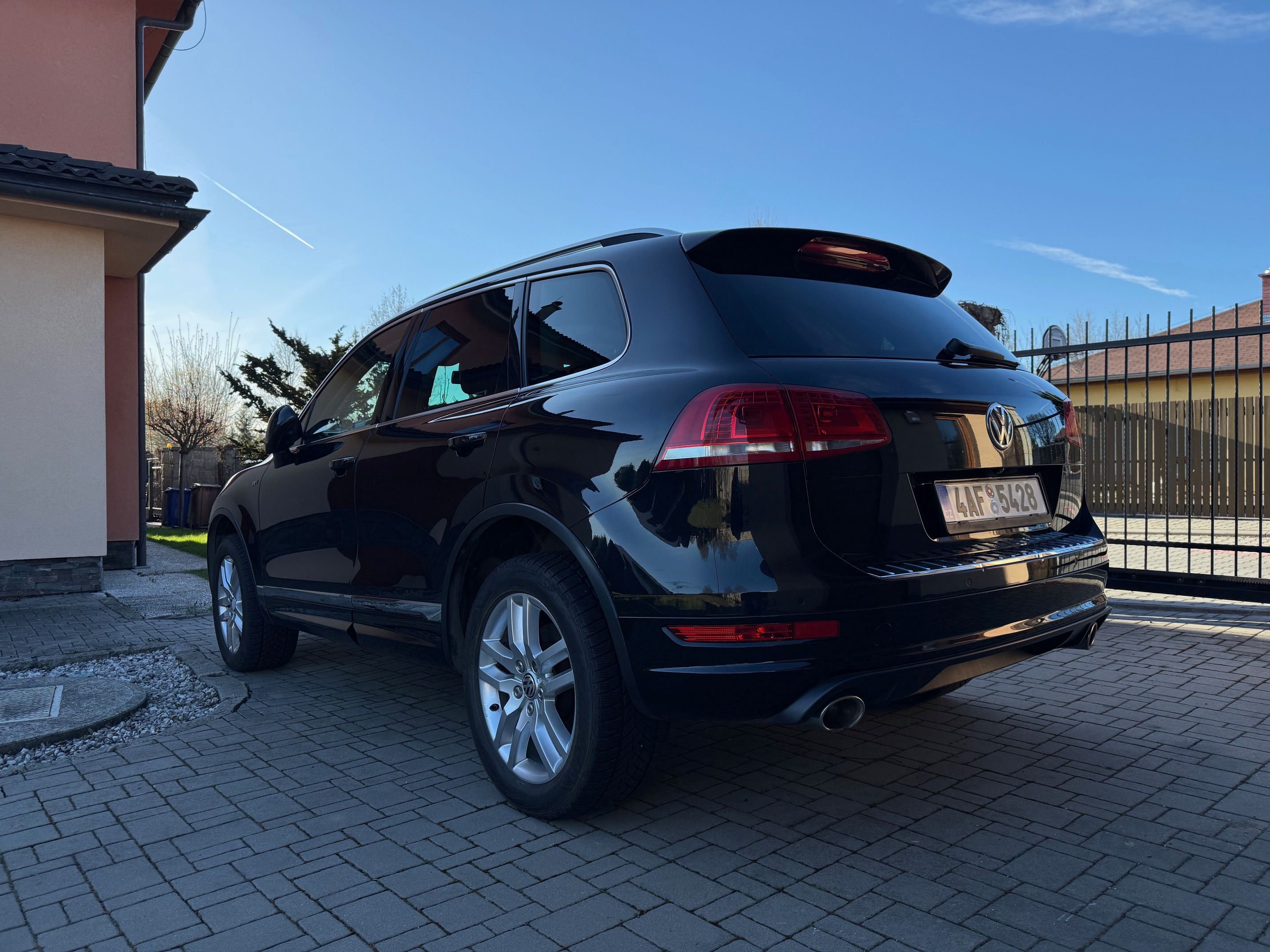 Volkswagen Touareg, R Line, Vzduch, Servisováno - fotka 3