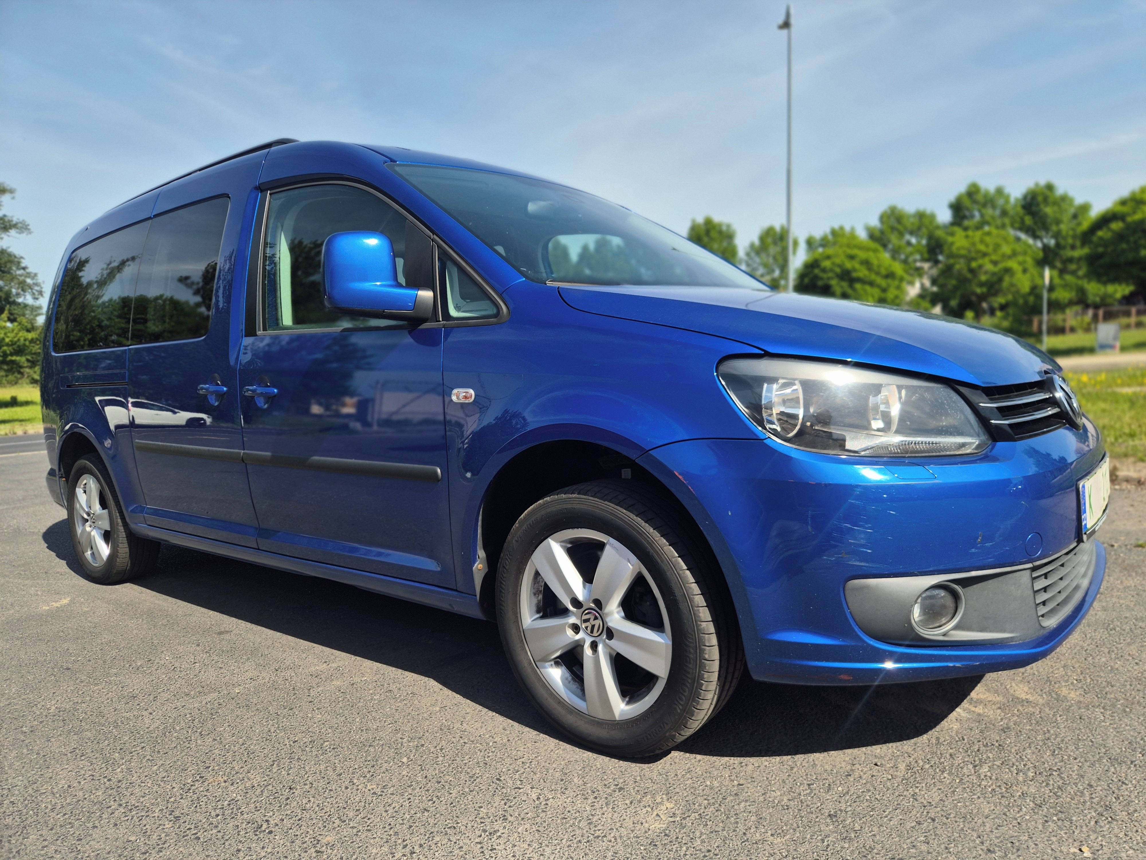 Volkswagen Caddy, MAXI plný servis 7 místná - fotka 2