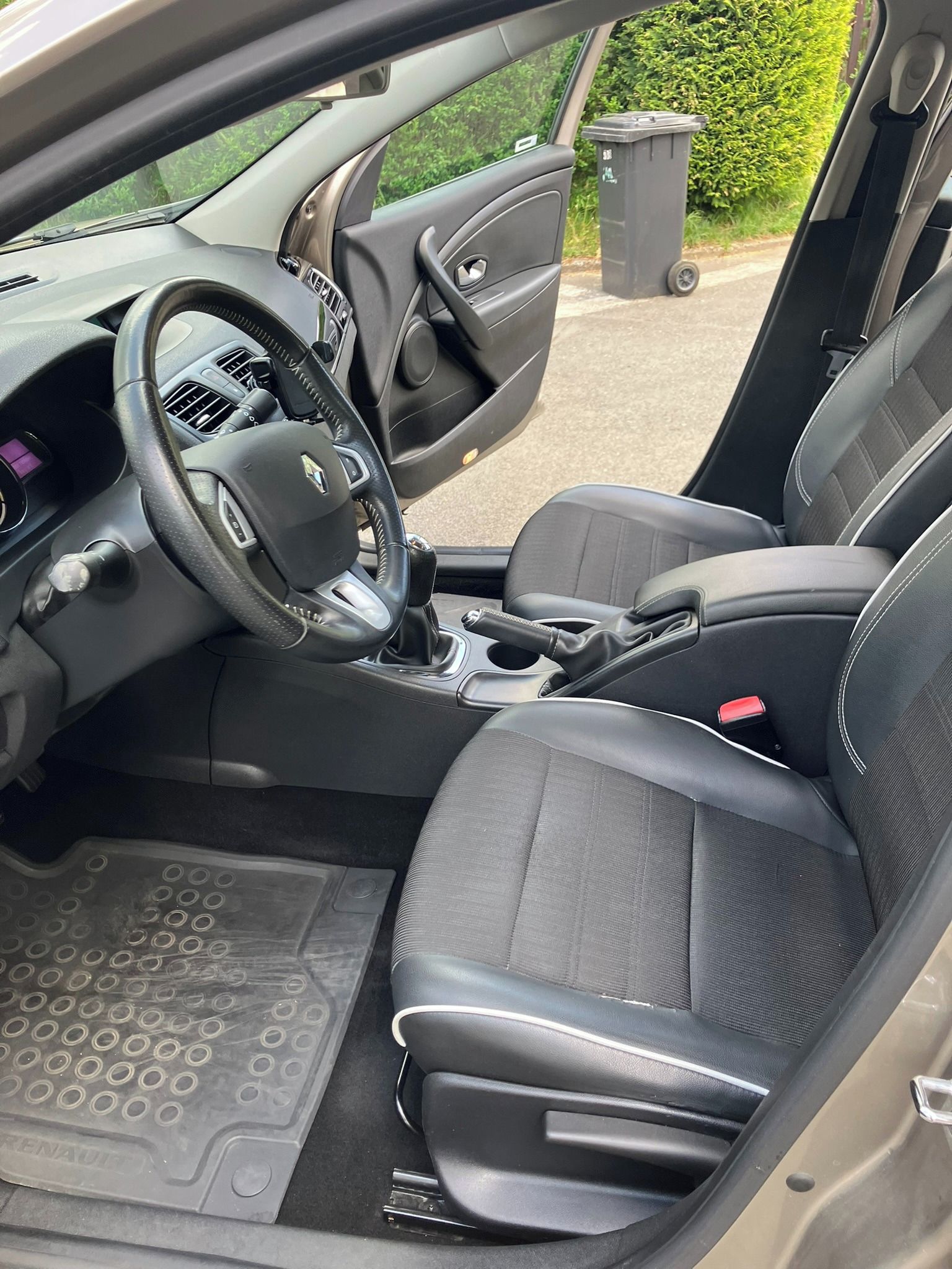 Renault Fluence - fotka 6