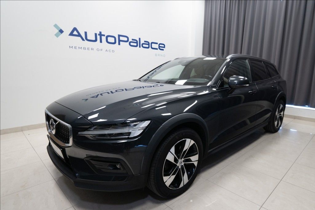 Volvo V60, 2,0 D4 AWD CROSS COUNTRY TAŽNÉ