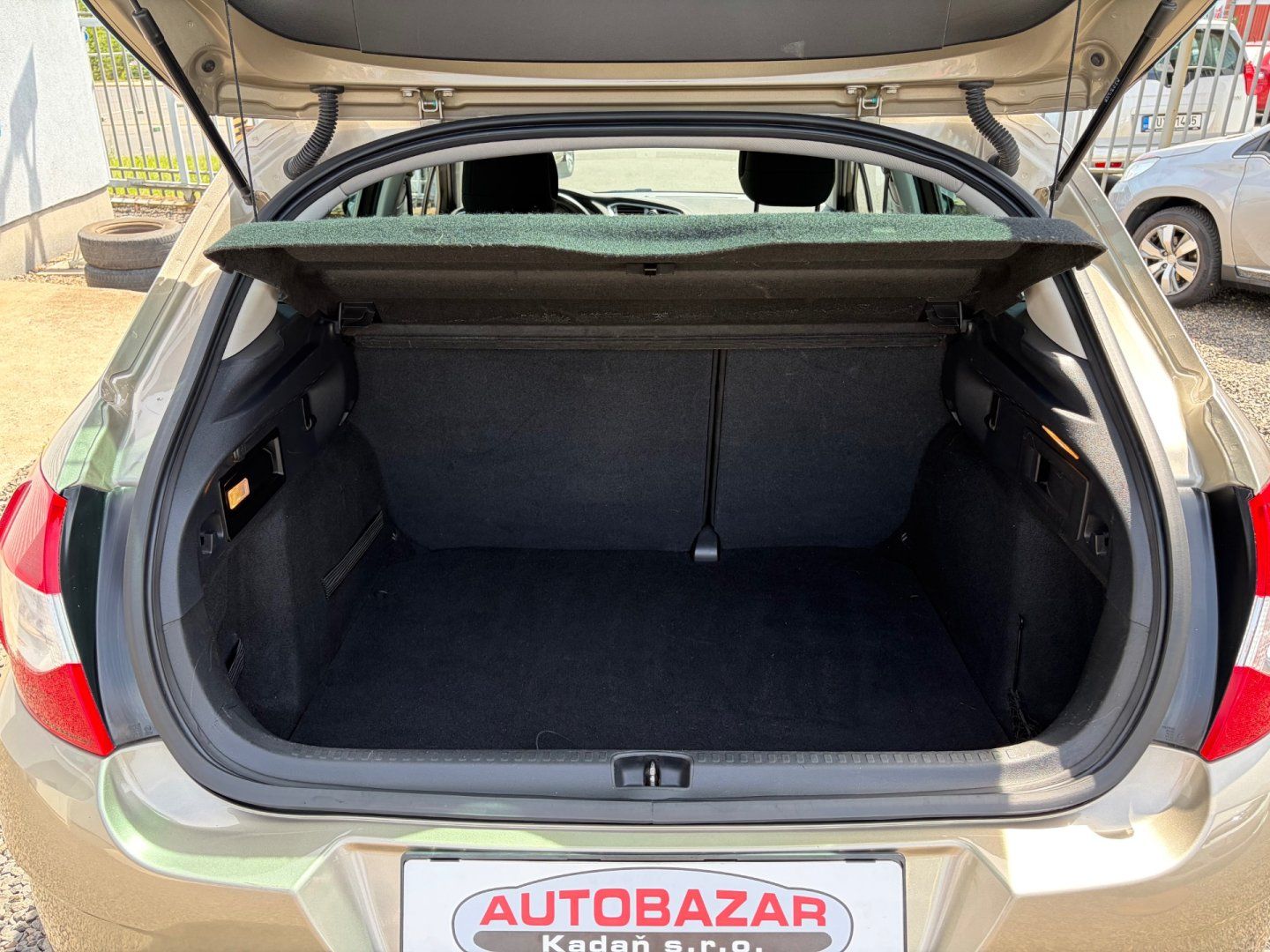Citroën C4, 1,6 88kW, SERVISKA - fotka 5