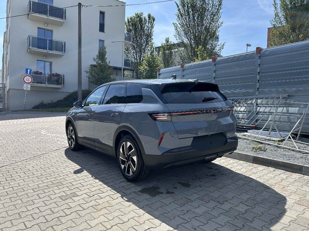 Opel Grandland, Ultimate 1,2 Turbo 107kW AT6 - fotka 3