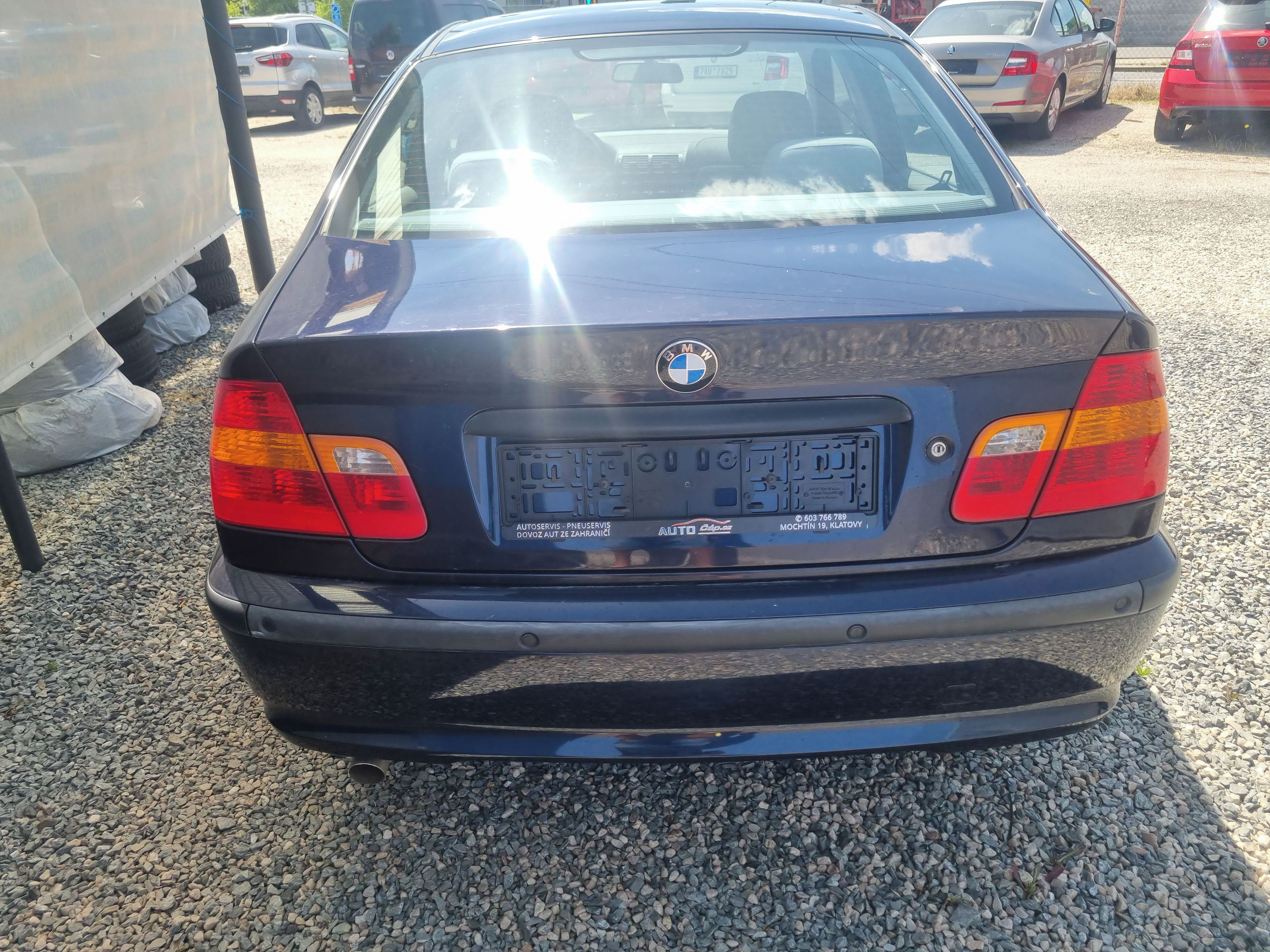 BMW Řada 3, 318 í 105 KW - fotka 4