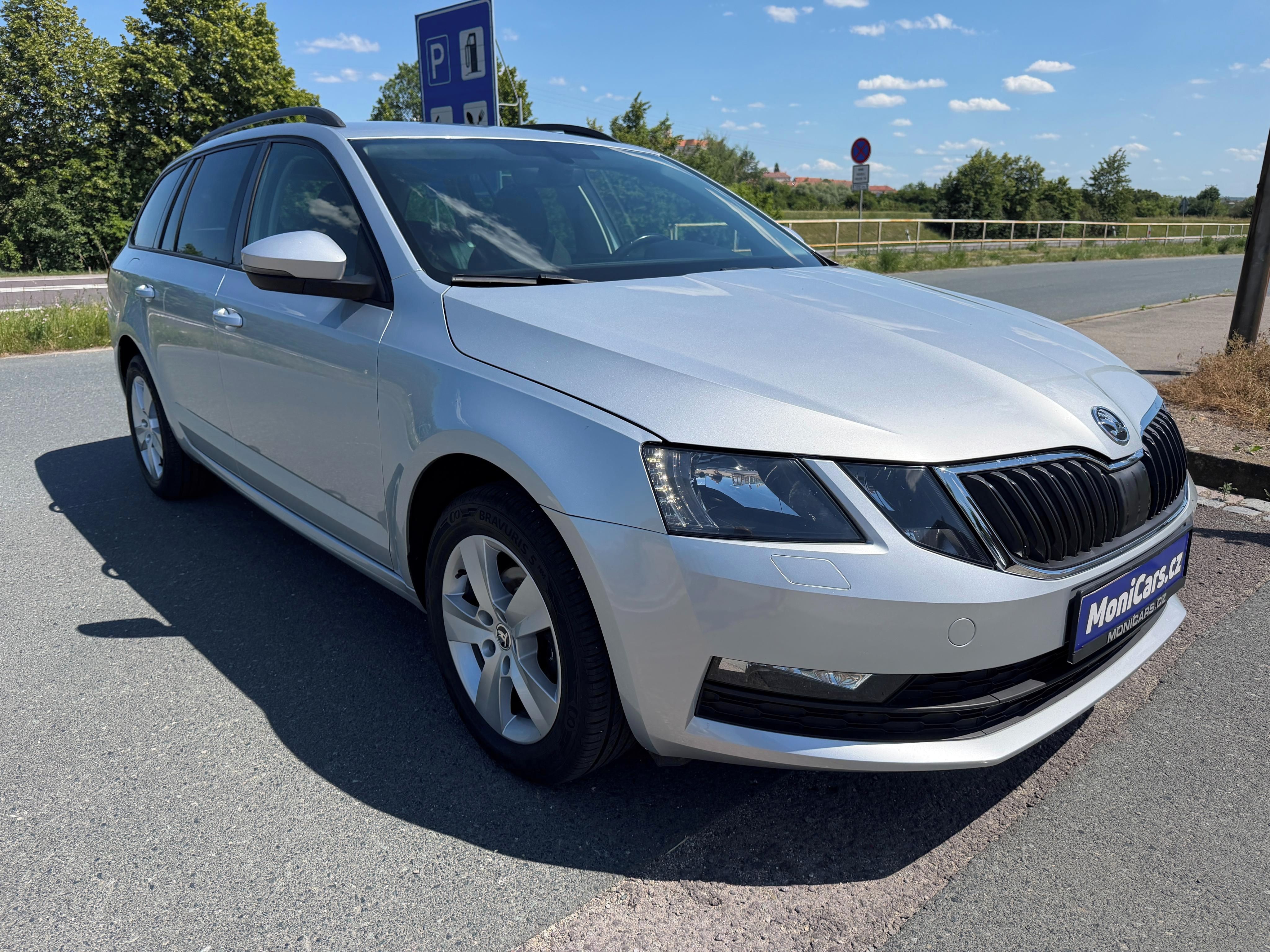 Škoda Octavia, 1.6 TDi 85kW VÝBAVA - fotka 3