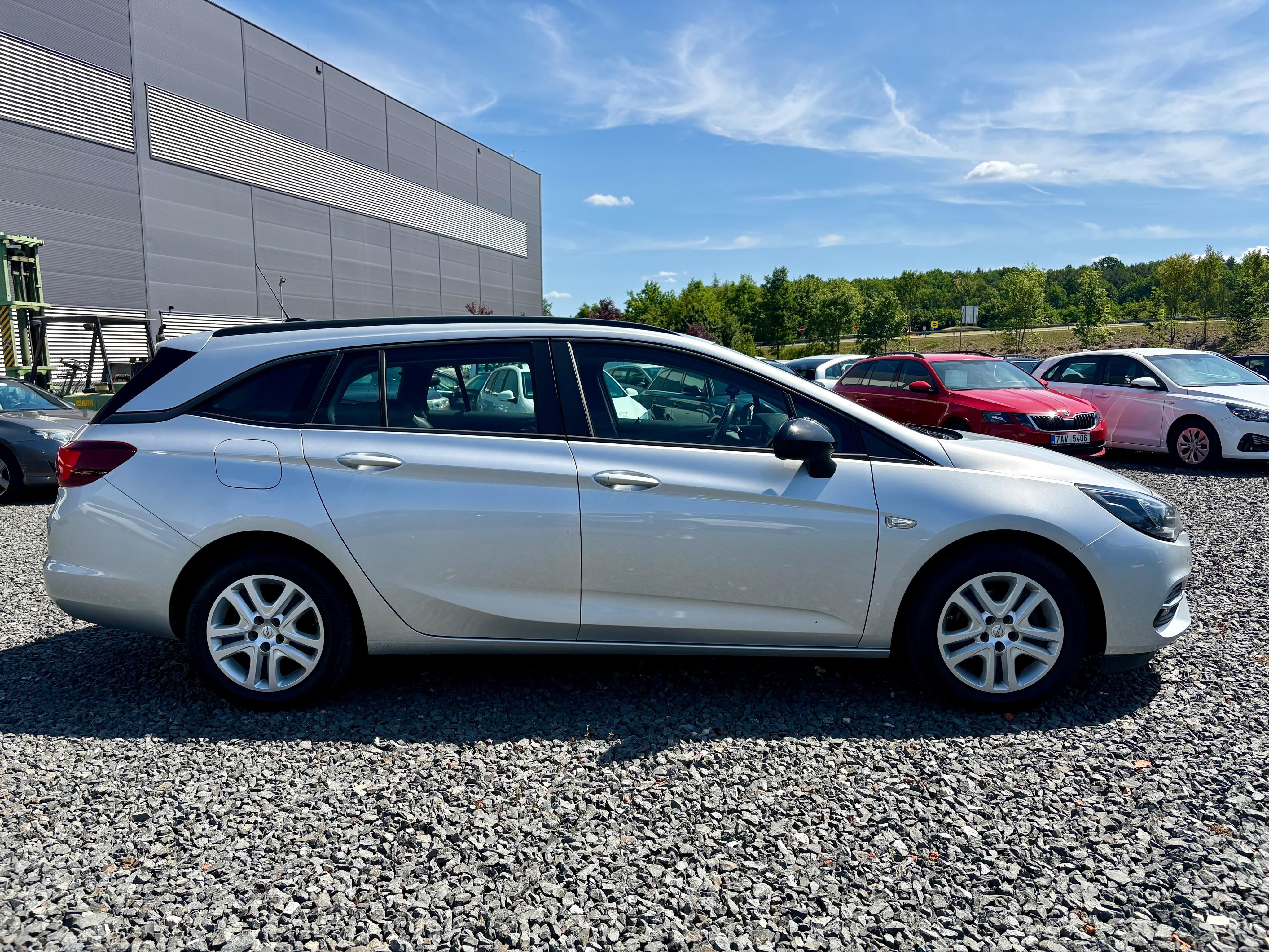 Opel Astra, 1.5CDTi 90kw ST Edition - fotka 4
