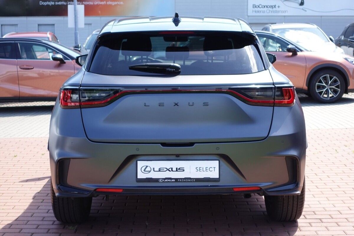 Lexus LBX, 1,5 HEV Original Edition 4x4 - fotka 6