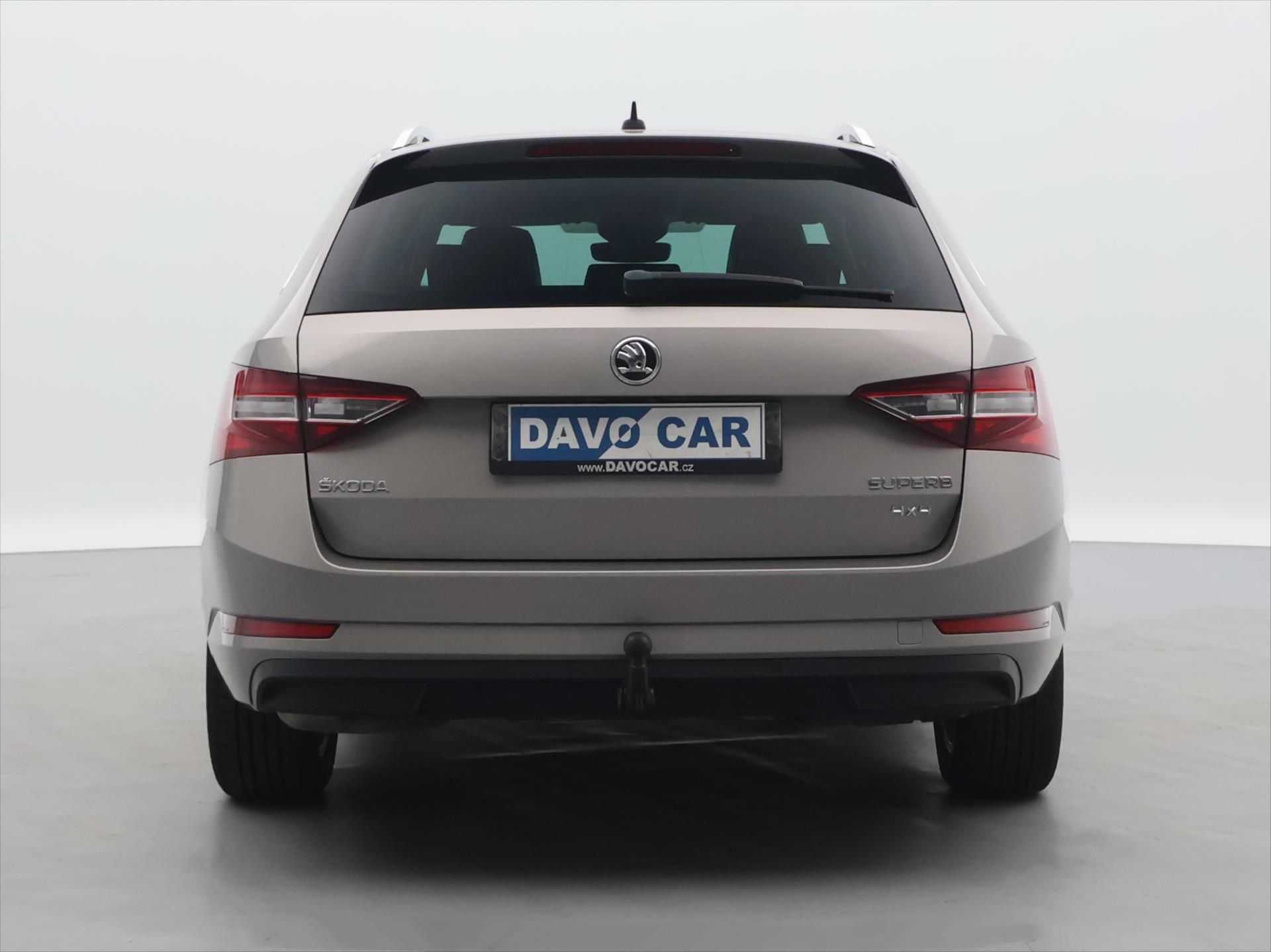 Škoda Superb, 2,0 TDI 140kW 4x4 Style Combi - fotka 6