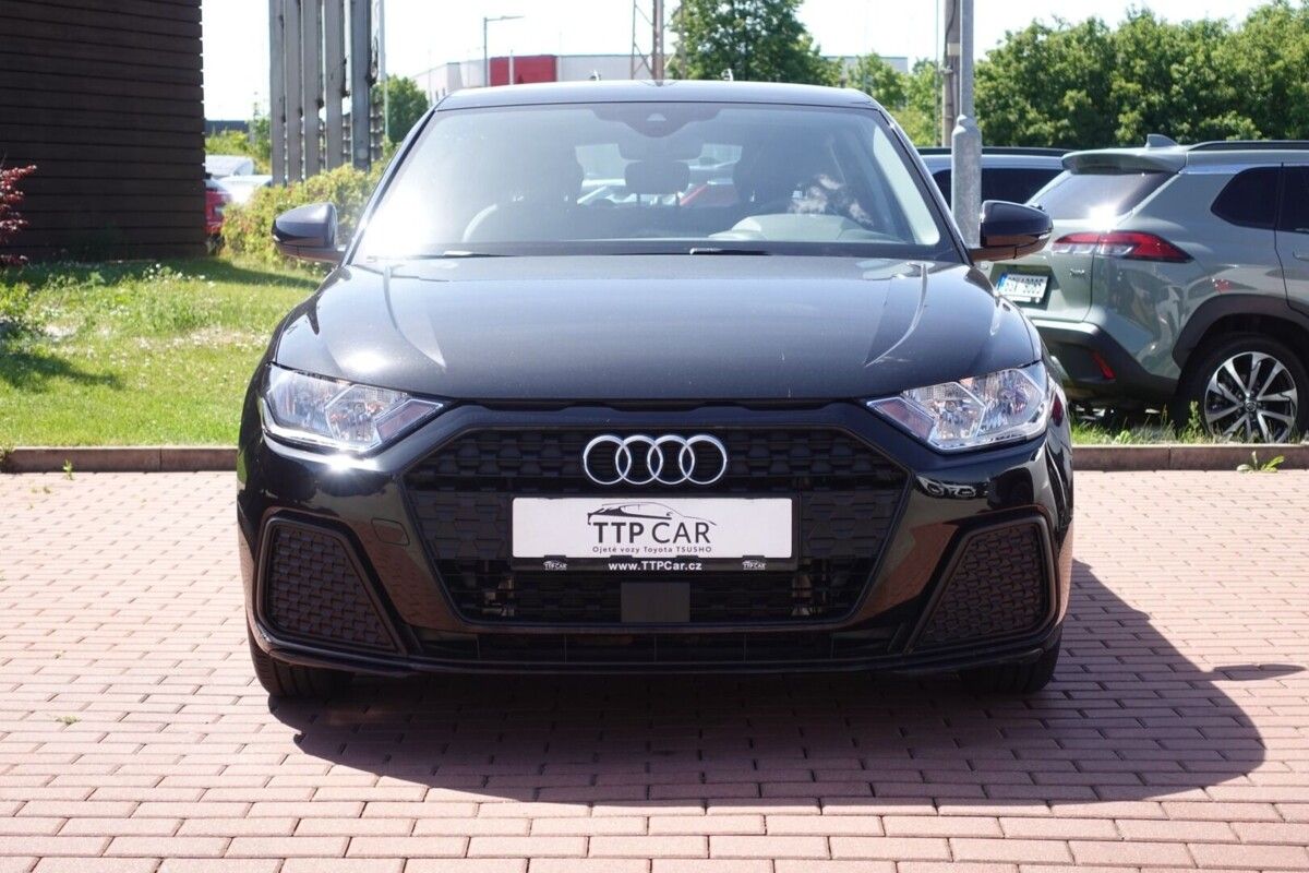 Audi A1, 1,0TFSi 70kW S-line - fotka 2
