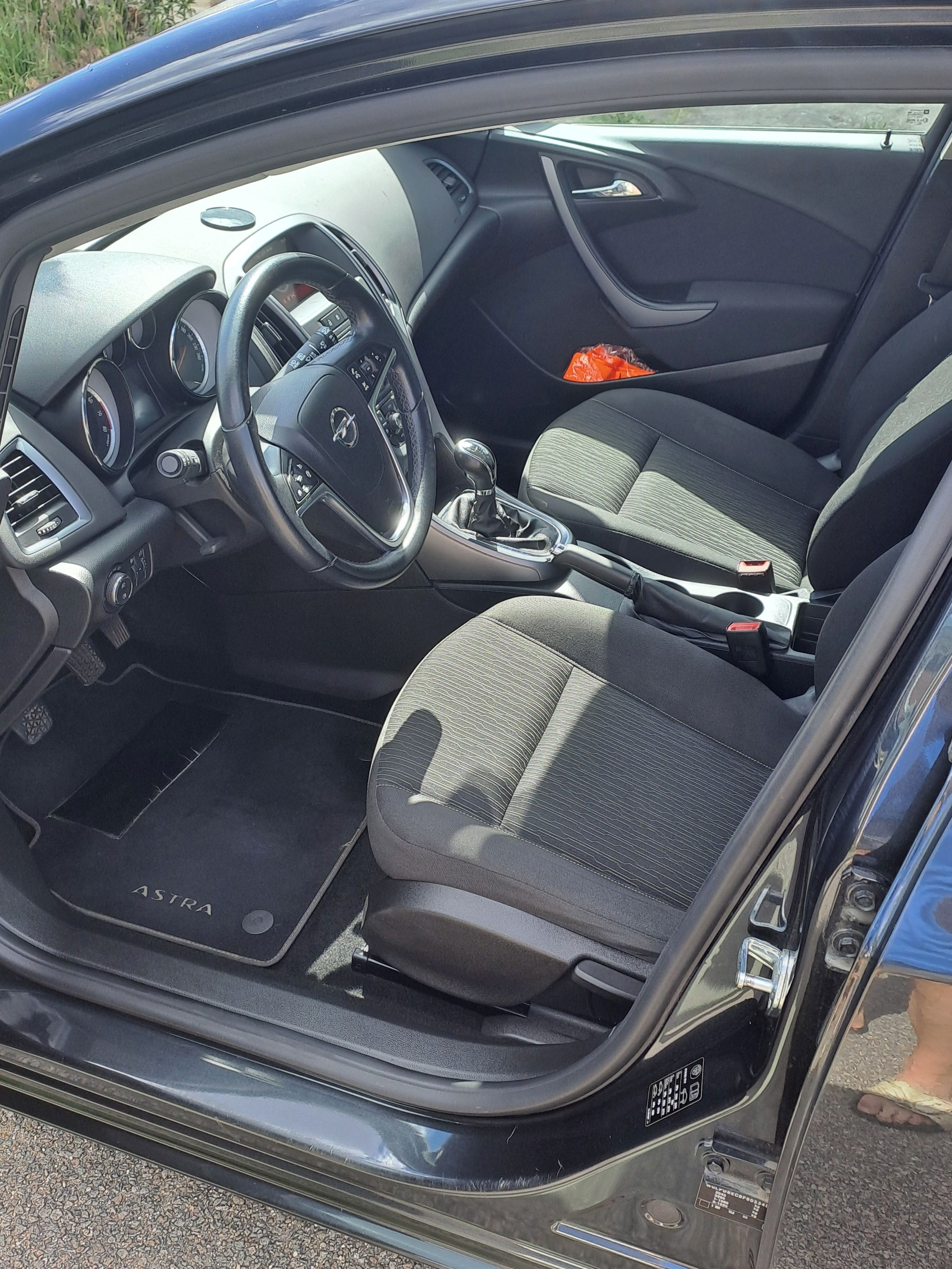 Opel Astra, OPEL ASTRA SPORTS TOURER - fotka 4