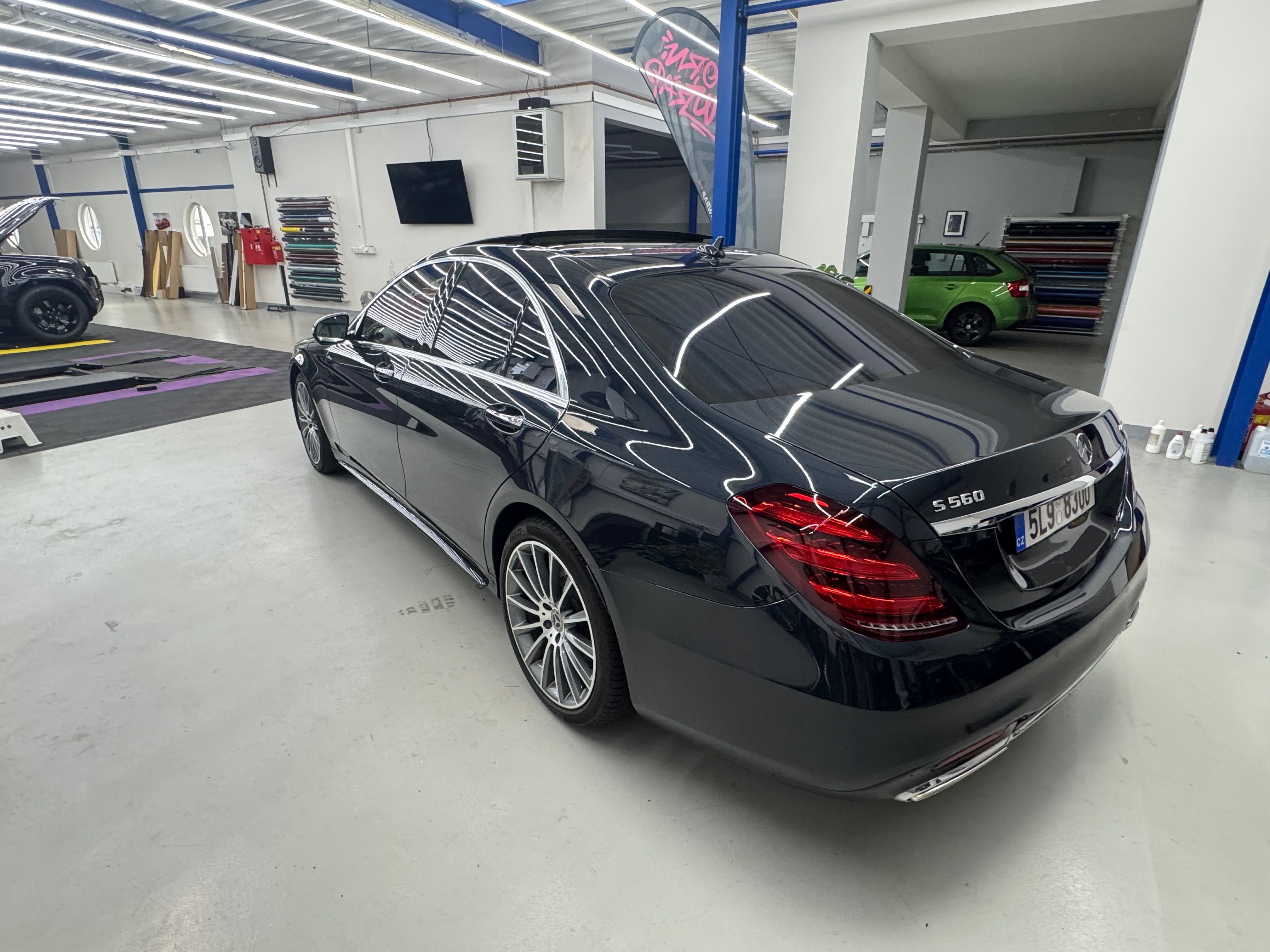 Mercedes-Benz Třídy S, S560 4-Matic - fotka 2