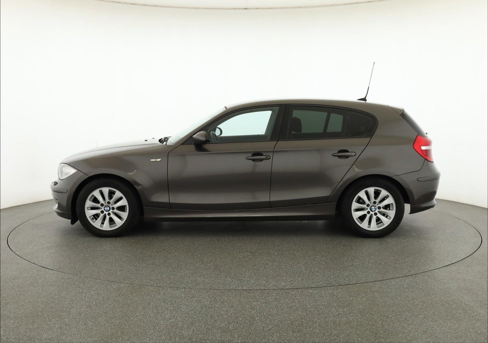 BMW Řada 1, 116d, Xenony - fotka 3