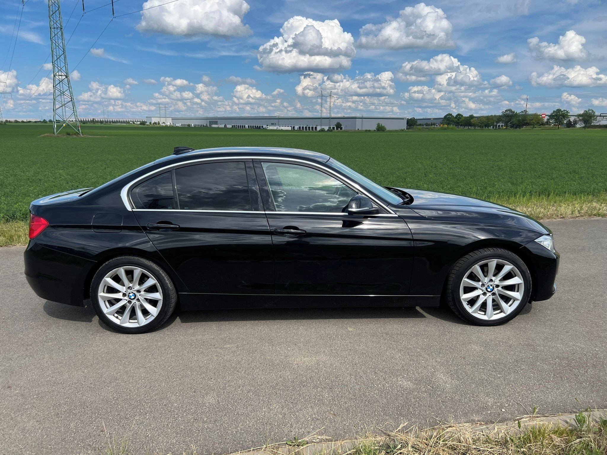 BMW Řada 3, 320i ed, 160kw, hnědý interiér - fotka 3