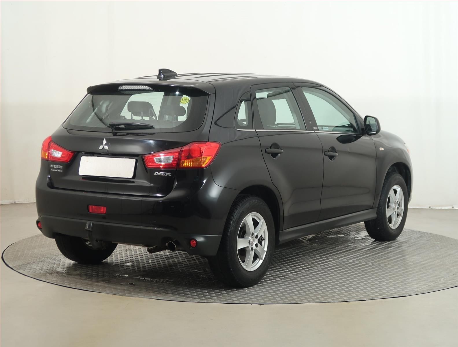 Mitsubishi ASX, 1.6 MIVEC, LPG, ČR,1.maj - fotka 5