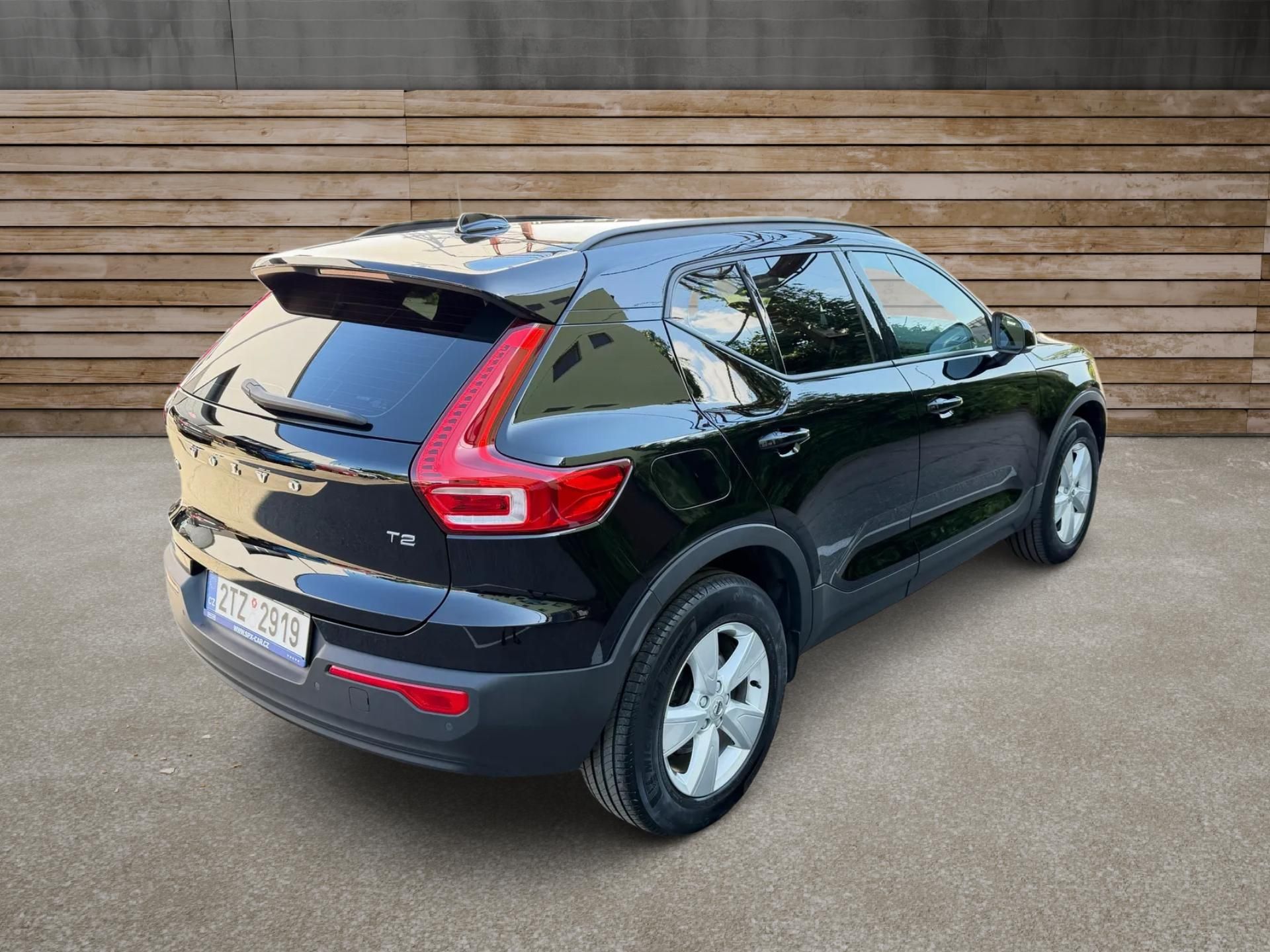 Volvo XC40, +T2+KOUPENO V ČR+1.majitel+DPH - fotka 3