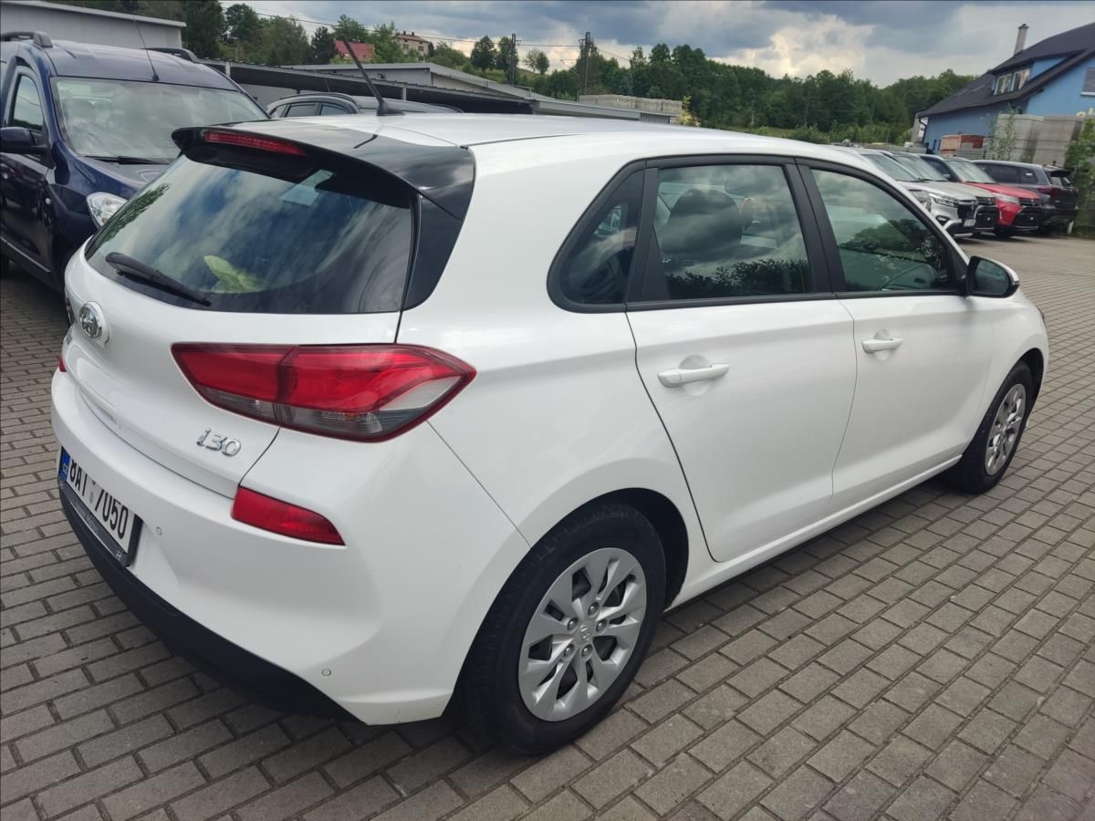 Hyundai i30, 1,4 i - fotka 3