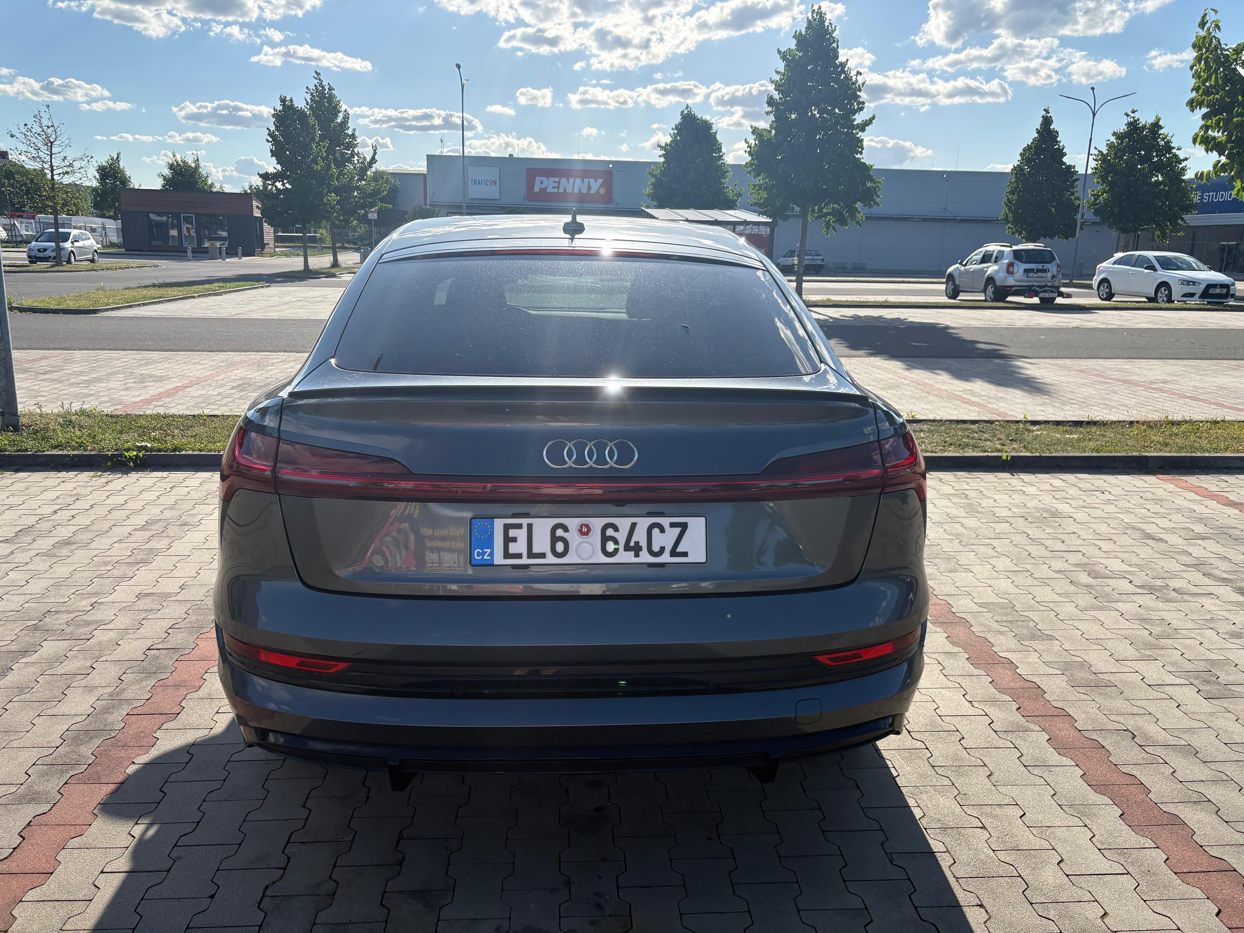 Audi e-tron, Audi Etron Sportback 50 - fotka 4