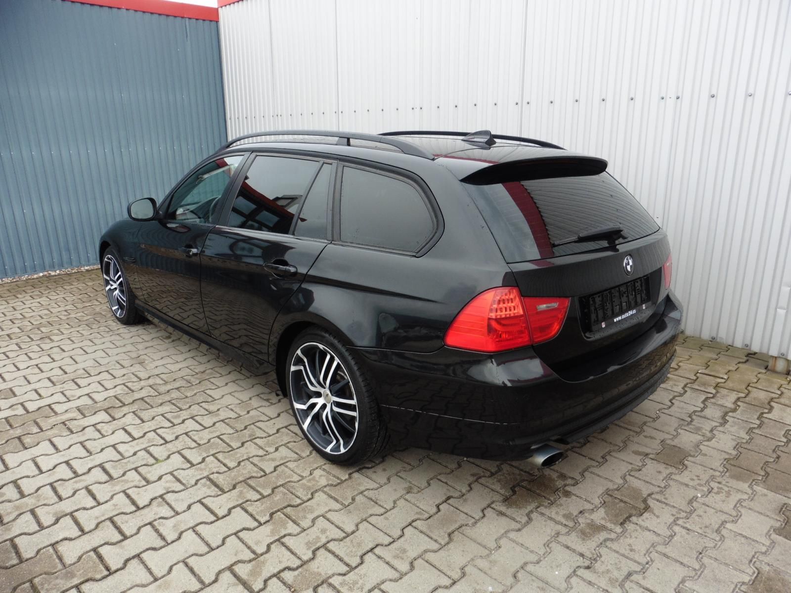 BMW Řada 3, 320i Touring, Navi - fotka 3