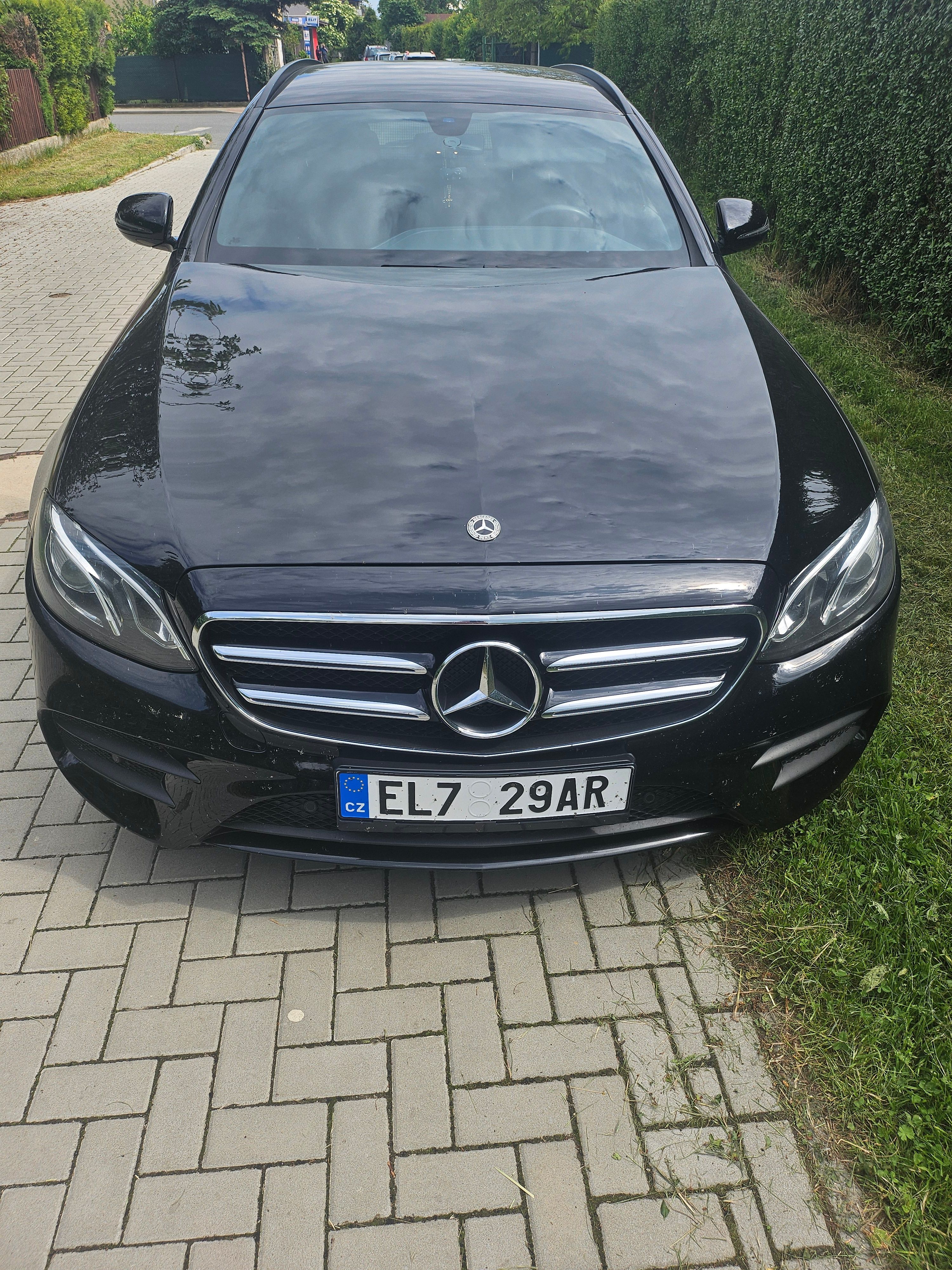Mercedes-Benz Třídy E, Mercedes E300de,garážováno,TOP - fotka 3