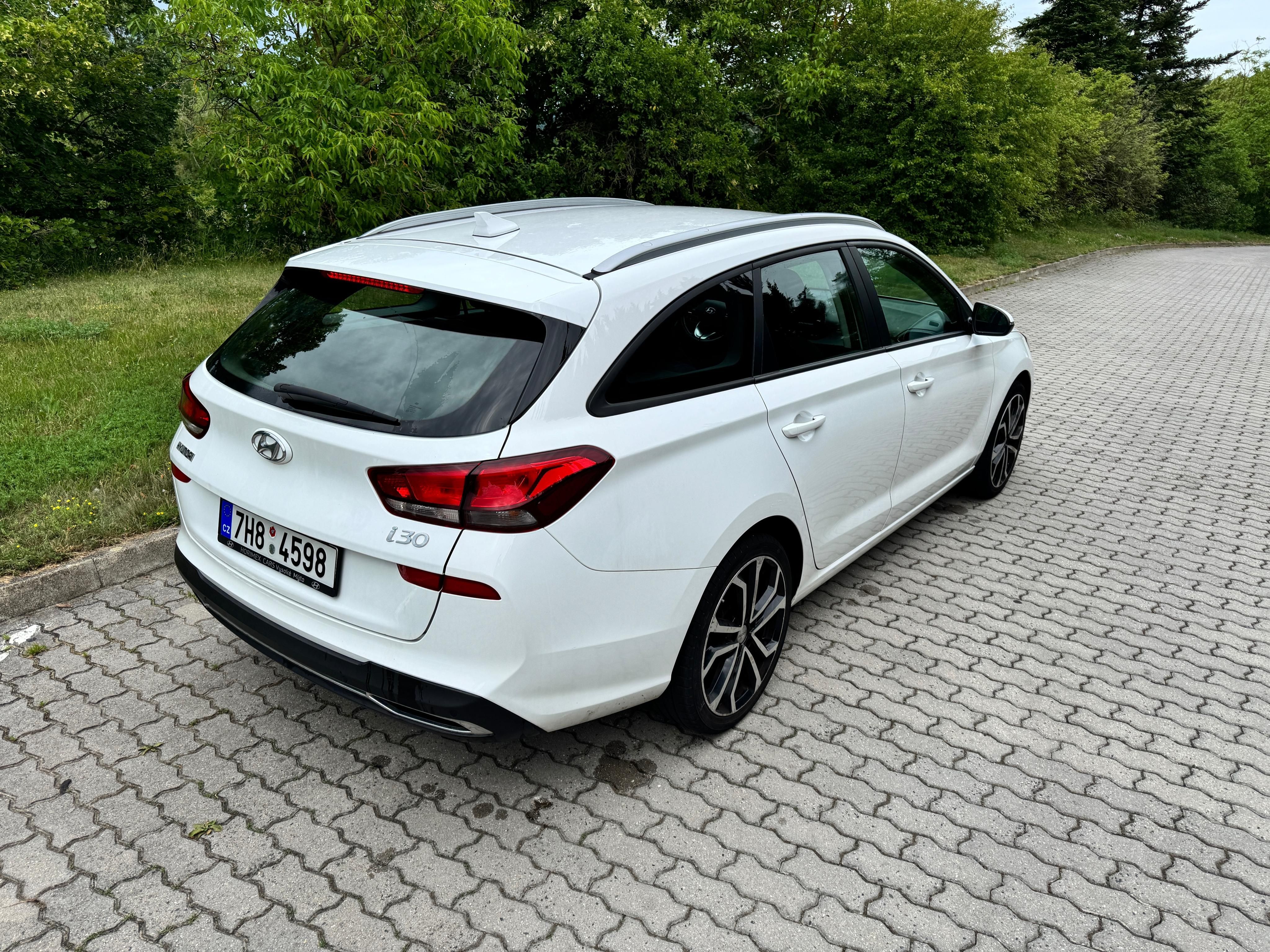Hyundai i30, 1.5 DPI 2021 - fotka 4