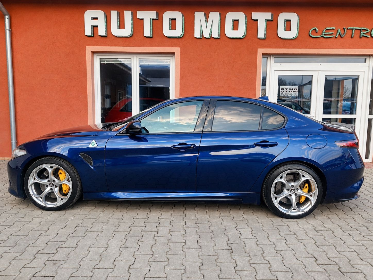Alfa Romeo Giulia, 2.9 V6 BI-TURBO Quadrifoglio - fotka 2