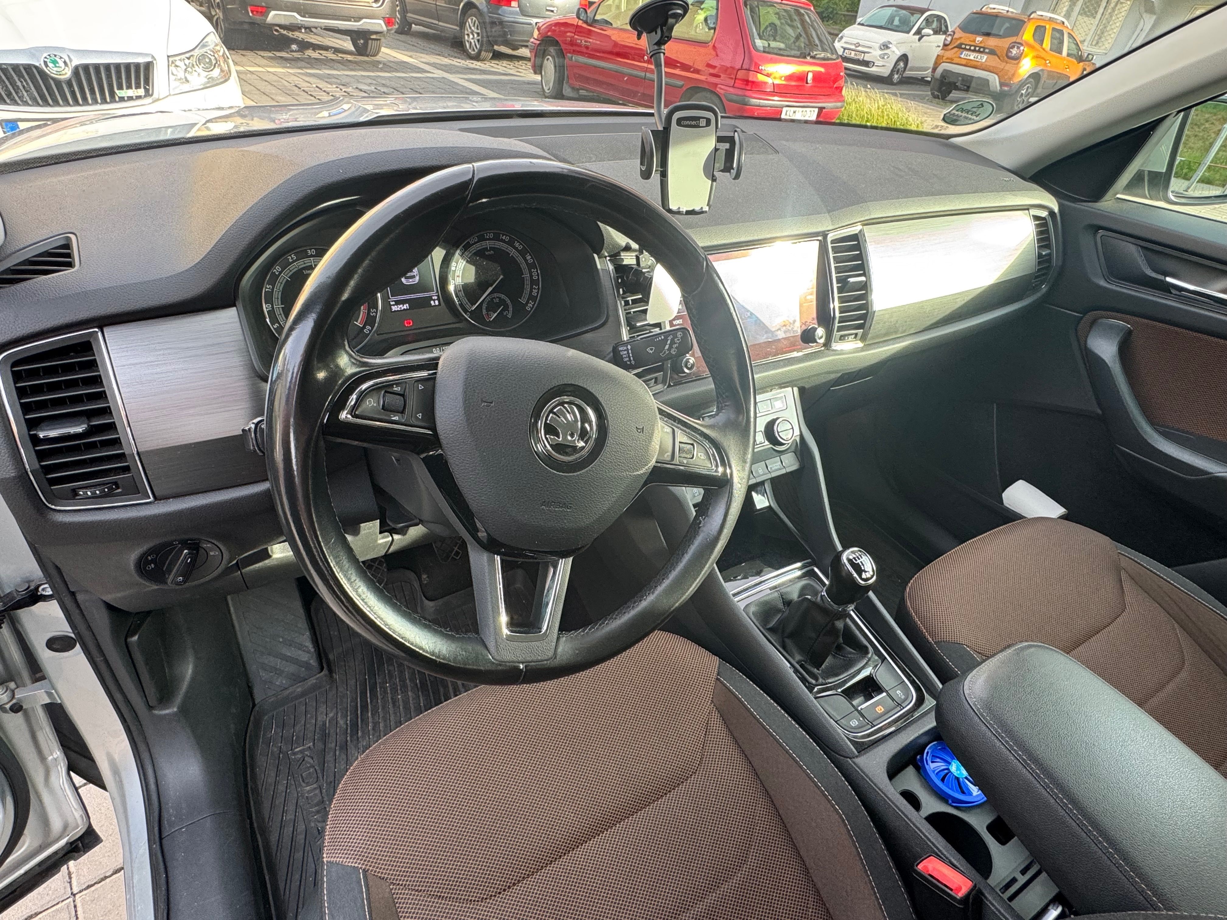 Škoda Kodiaq, 2.0 tdi 110kw, servisováno - fotka 5