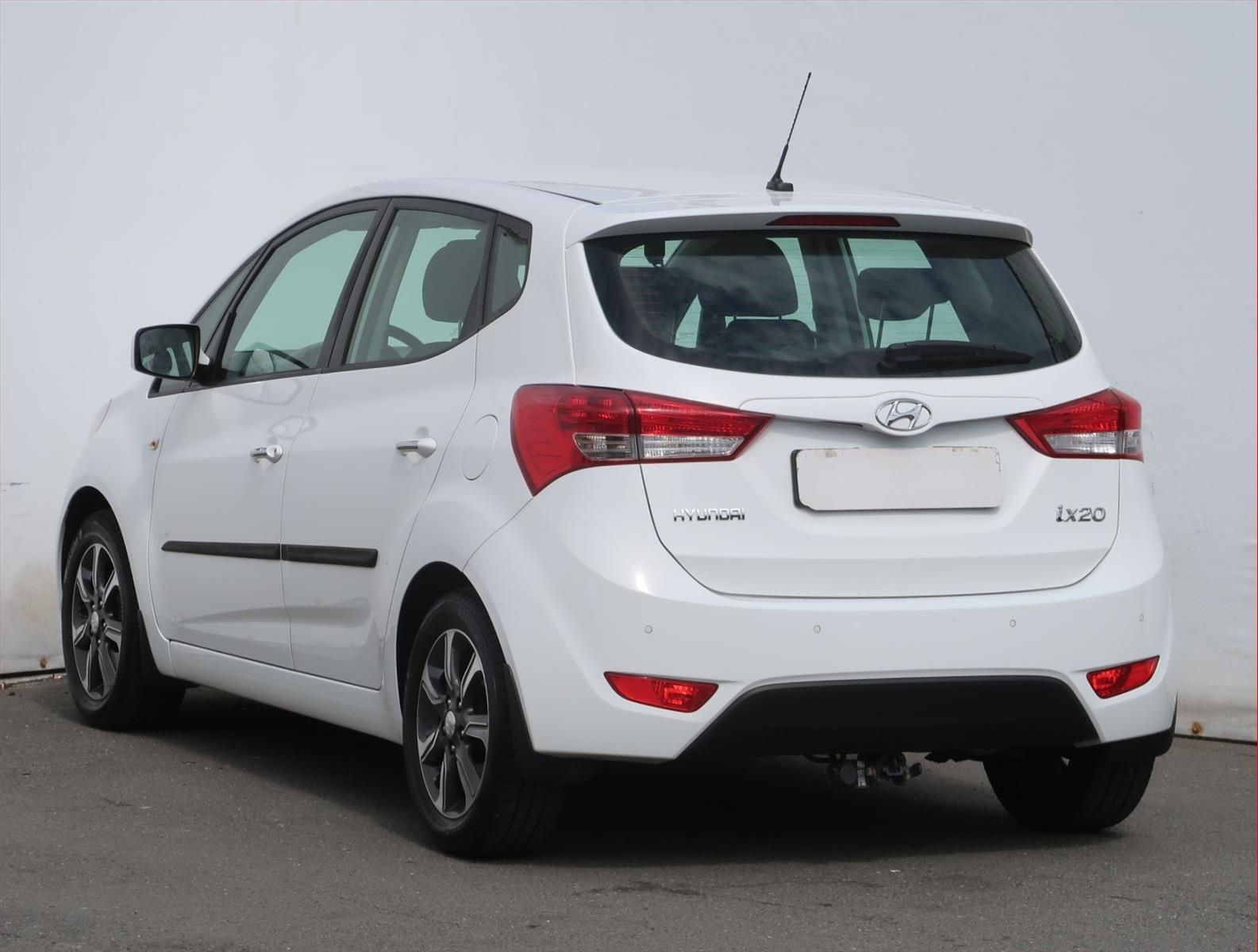 Hyundai ix20, 1.6 CVVT, Serv.kniha, Tempomat - fotka 4