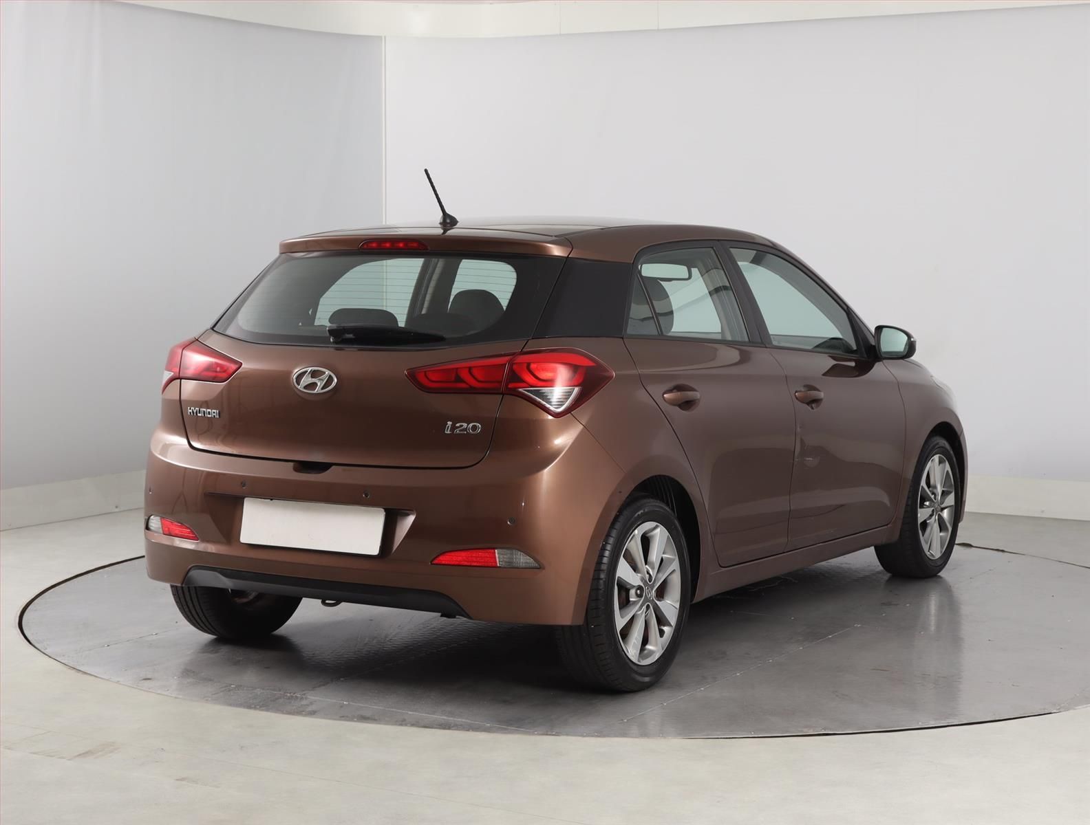 Hyundai i20, 1.2, Serv.kniha - fotka 5