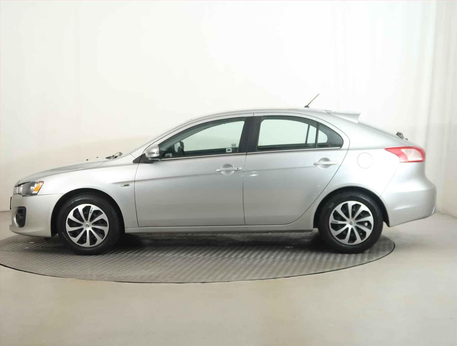 Mitsubishi Lancer, 1.6 MIVEC, Serv.kniha - fotka 3