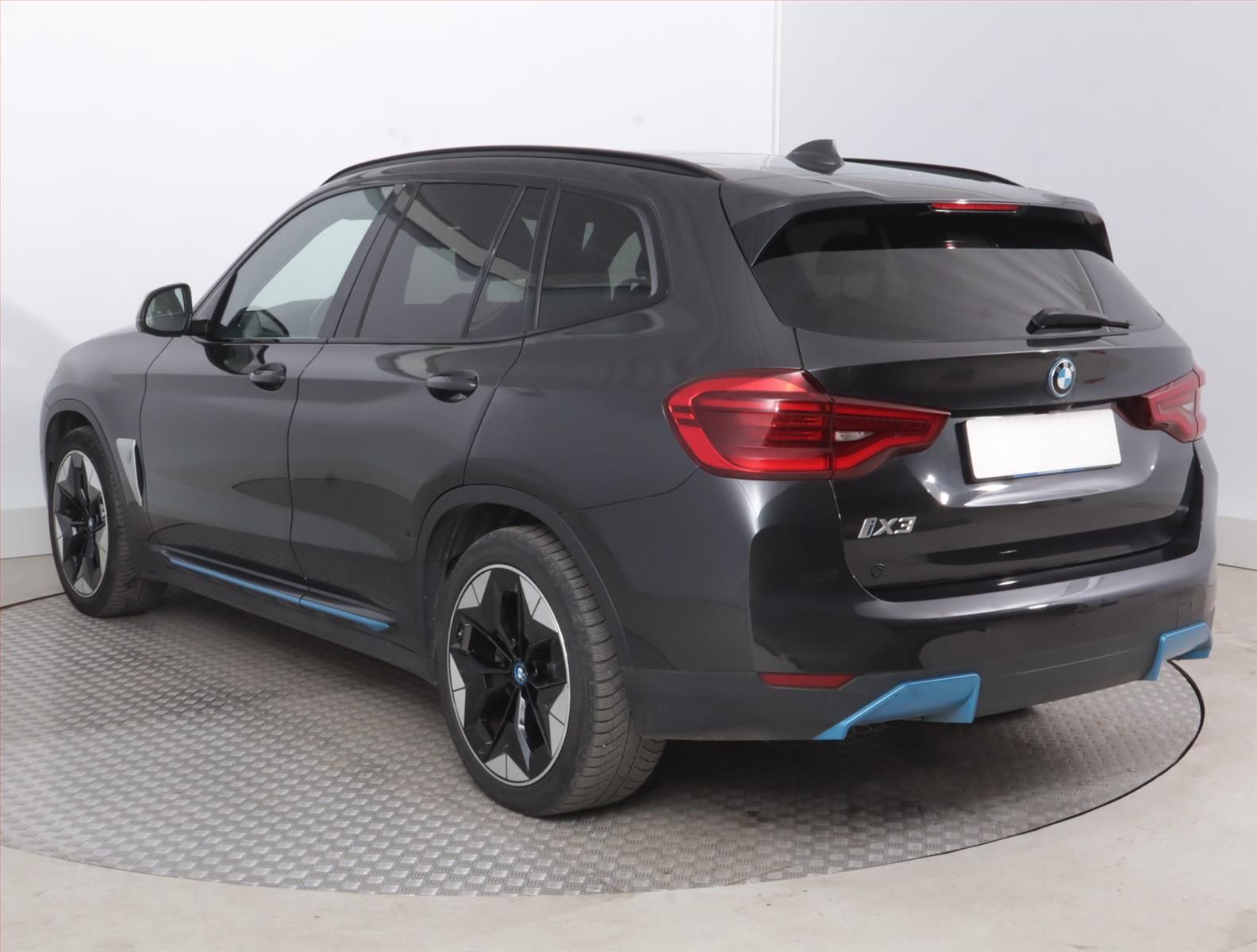 BMW iX3, 80 kWh, Impressive, Automat - fotka 4