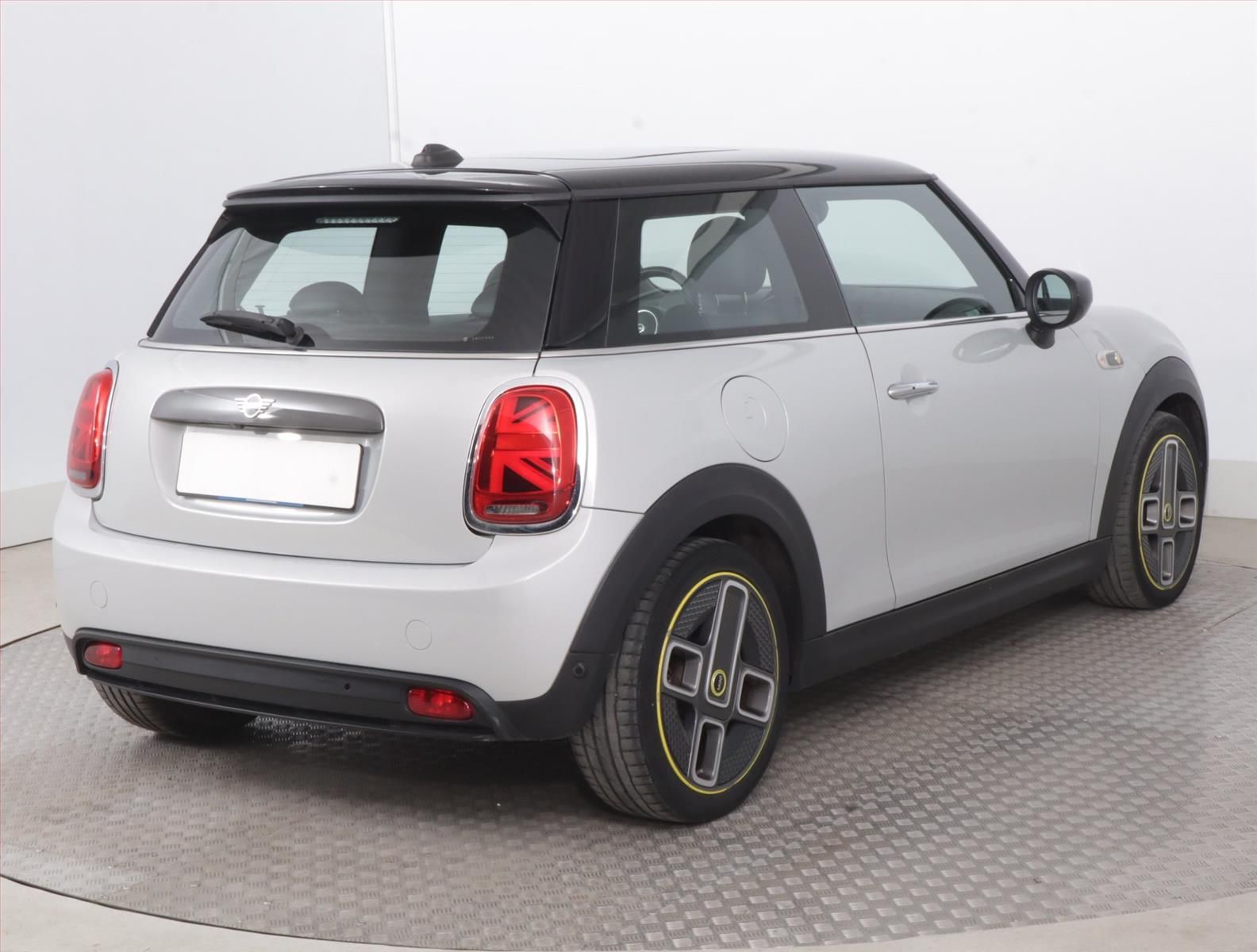 Mini, Cooper SE 32 kWh, SoH 96% - fotka 5