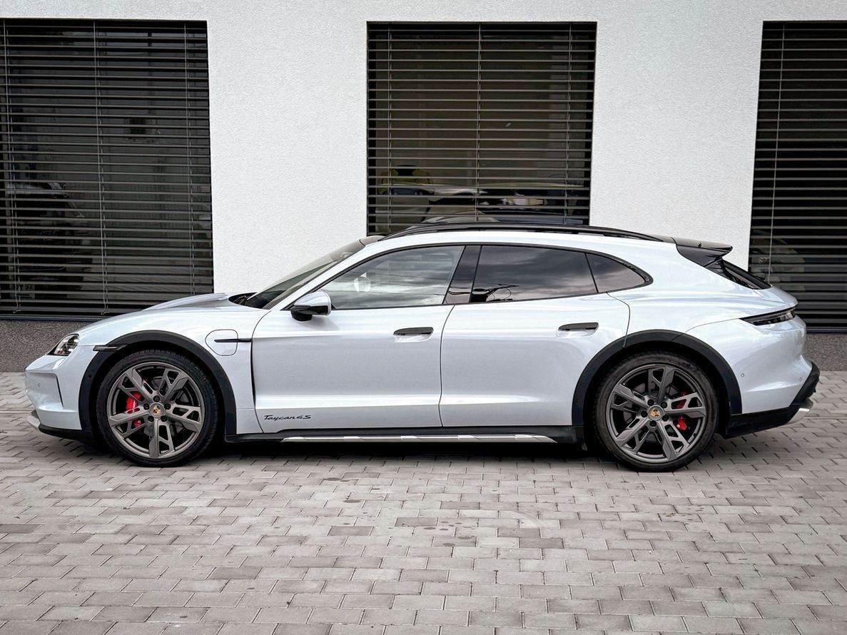Porsche Taycan, 4S Cross Turismo - fotka 2