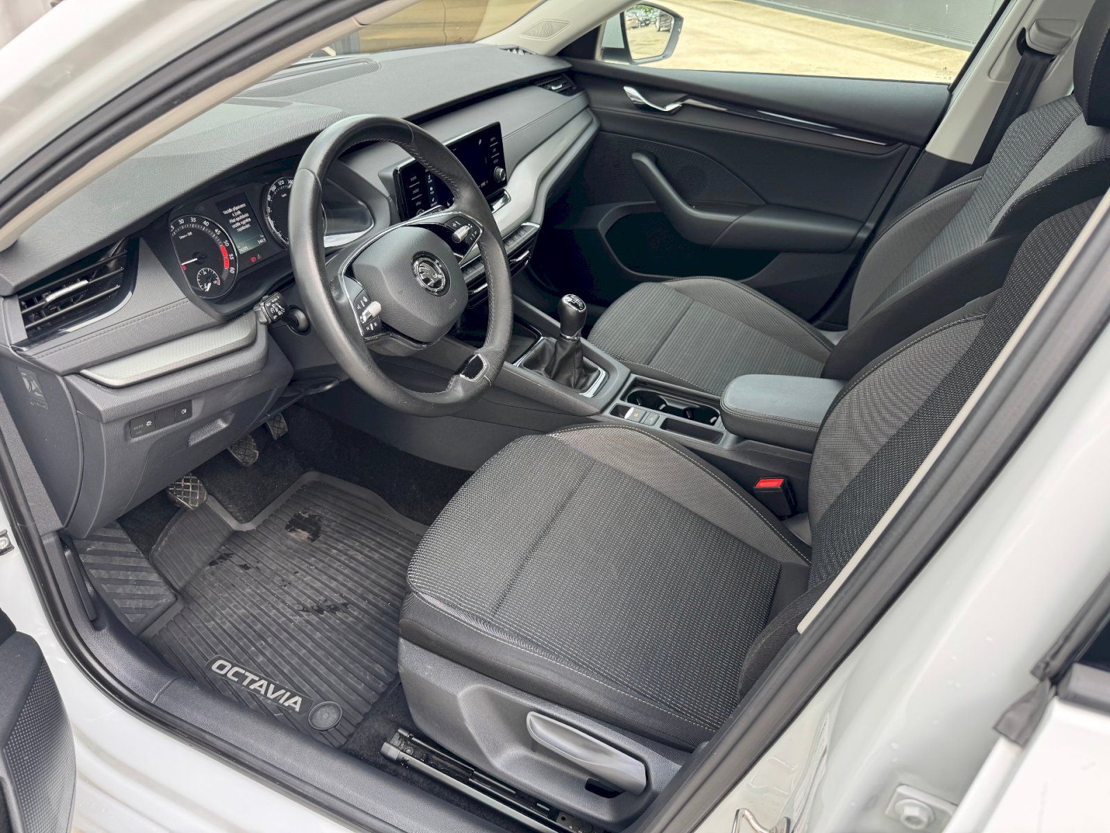 Škoda Octavia, Combi 2.0 TDI 85 kW Ambition - fotka 6