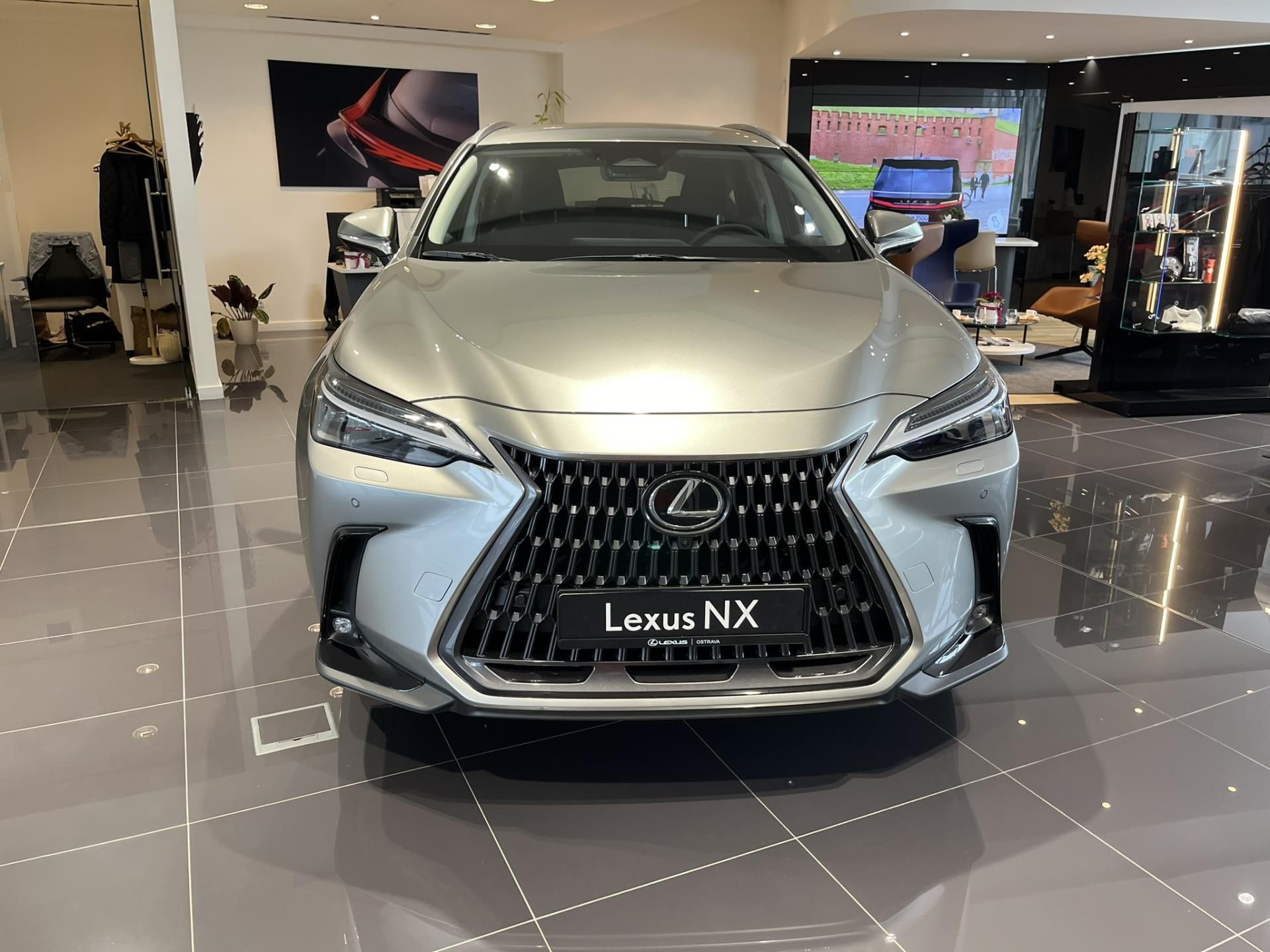 Lexus NX 350h, PRESTIGE 4x4 - fotka 2