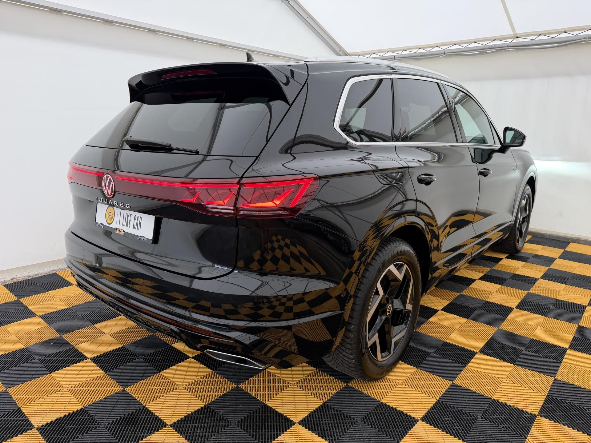 Volkswagen Touareg, 3.0Tdi*1-MAJ*DPH*R-LINE*HUD* - fotka 5