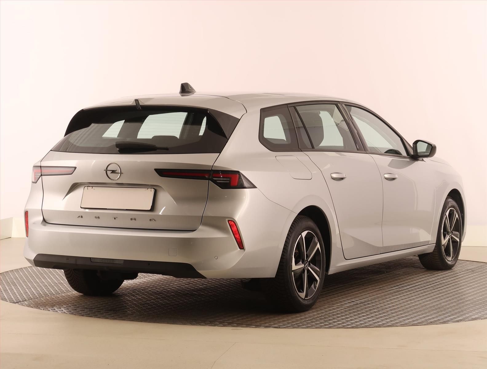 Opel Astra, 1.2 Turbo, Edition - fotka 5